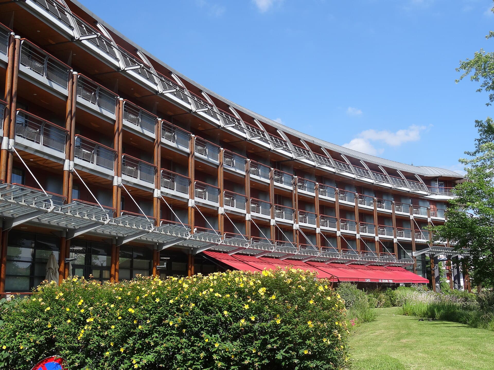 Parc Beaumont Hotel & Spa Pau - MGallery Collection (via Wikimedia Commons, CC BY-SA 4.0)