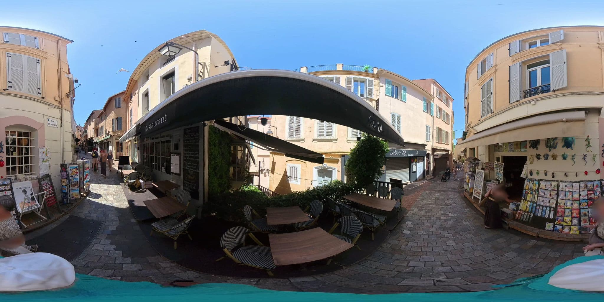Street view near Hotel Chanteclair, Cannes — © graharg (CC BY-SA · Mapillary)