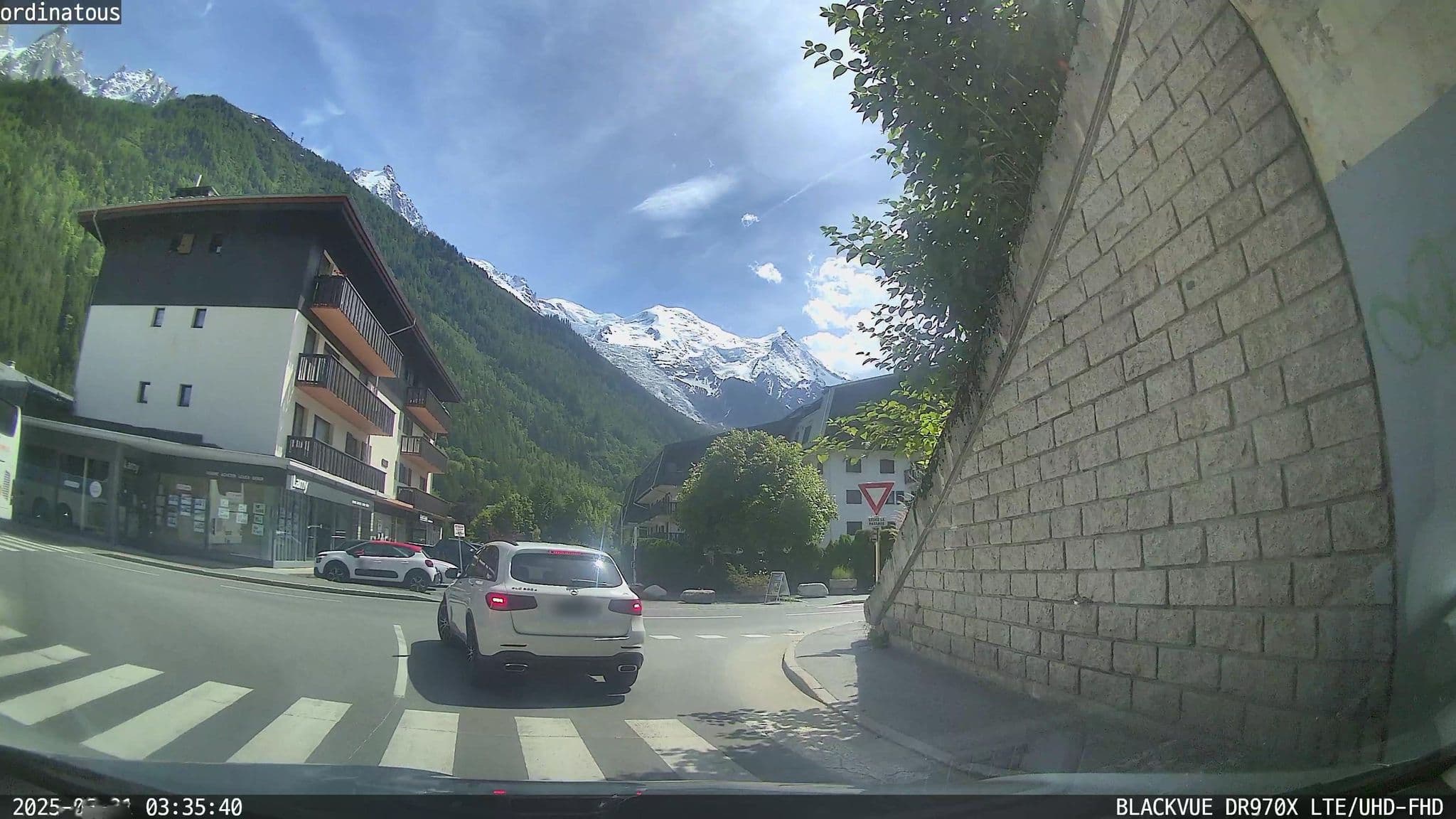 Street view near Hotel Chamonix, Chamonix-Mont-Blanc — © ordinatous (CC BY-SA · Mapillary)