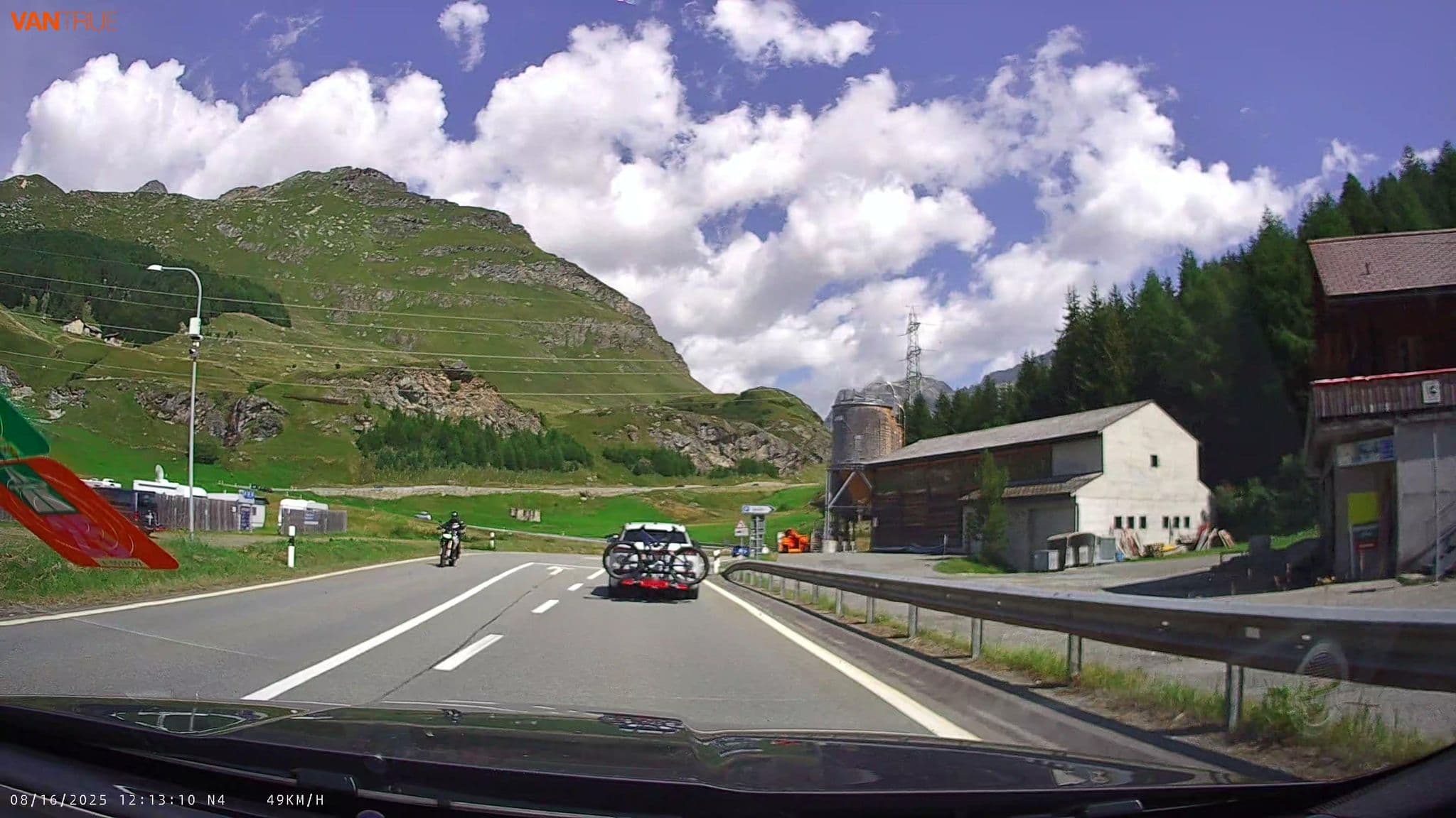 Street view near Camping Bivio, St. Moritz — © fcignat (CC BY-SA · Mapillary)