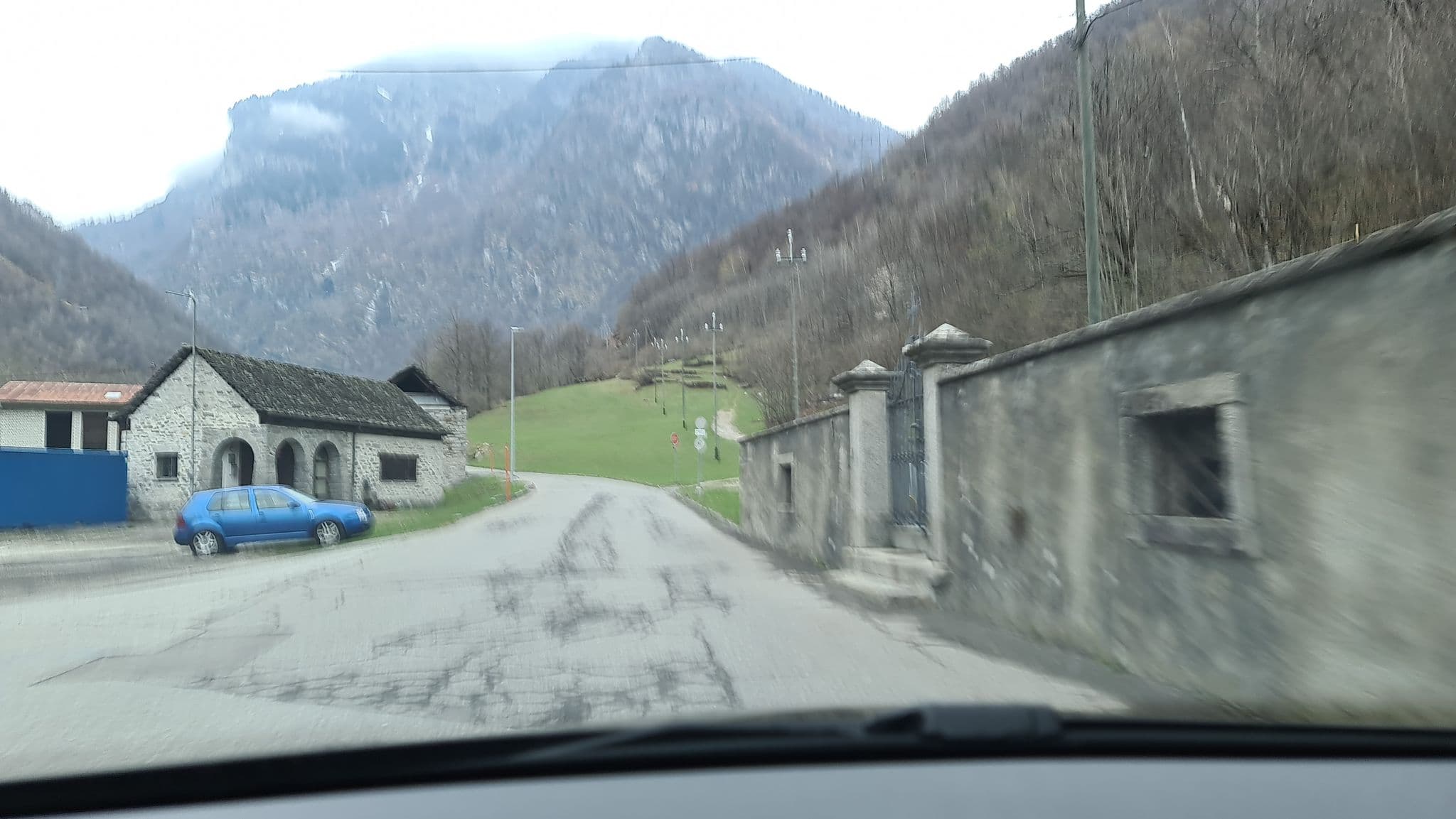Street view near Lavizzara, Cevio — © alexanderar (CC BY-SA · Mapillary)