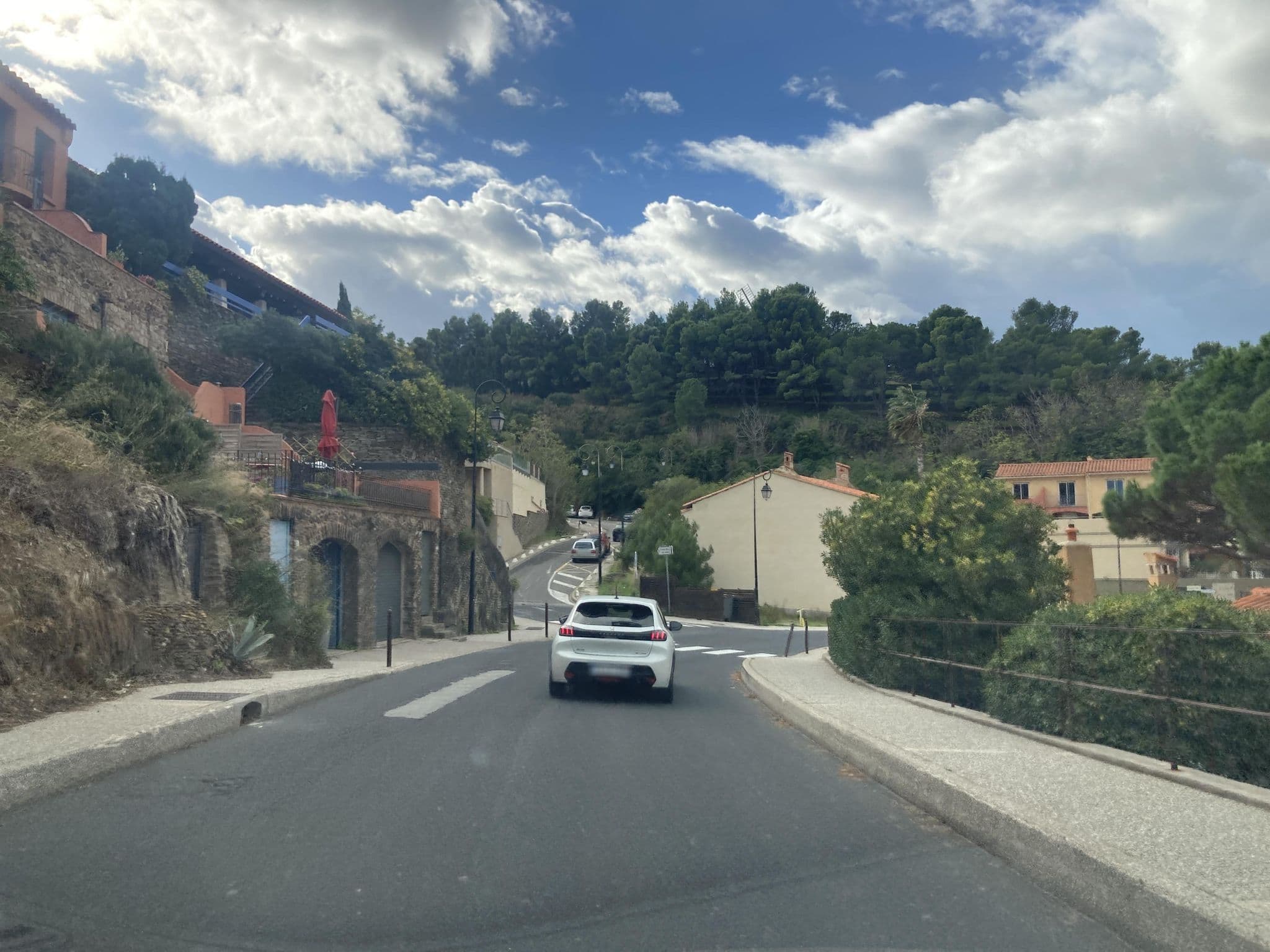 Street view near Résidence Les Balcons de Collioure Pierre & Vacances, Collioure — © fod (CC BY-SA · Mapillary)