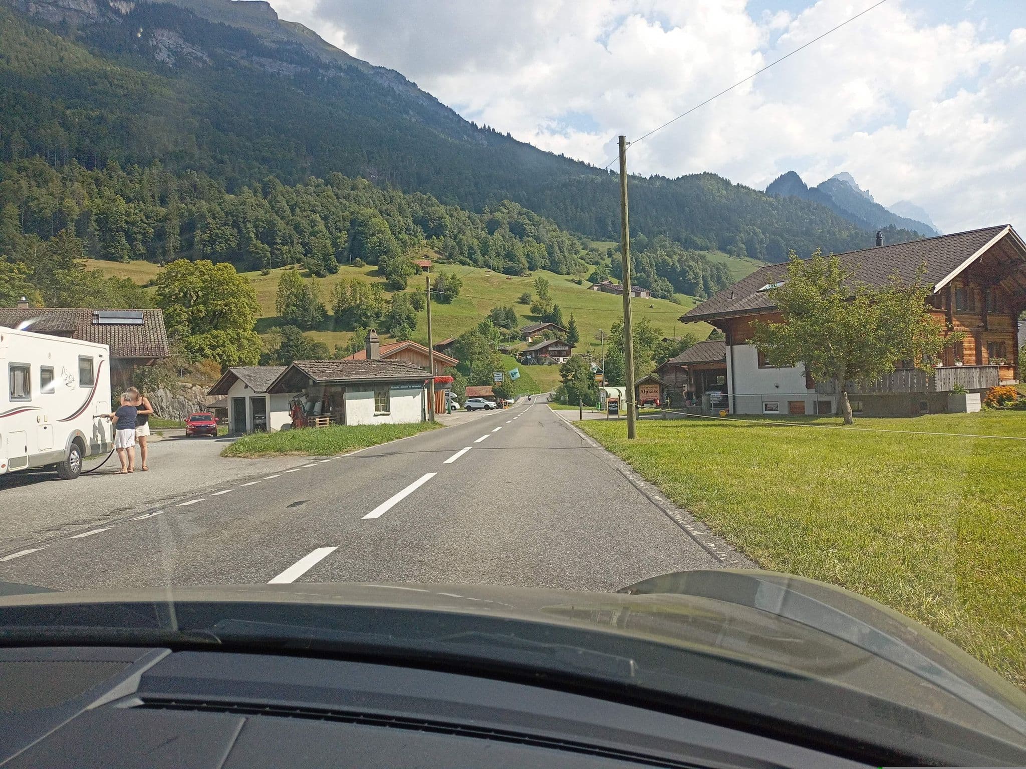 Street view near Wyler, Meiringen — © xdTAGCLAN (CC BY-SA · Mapillary)