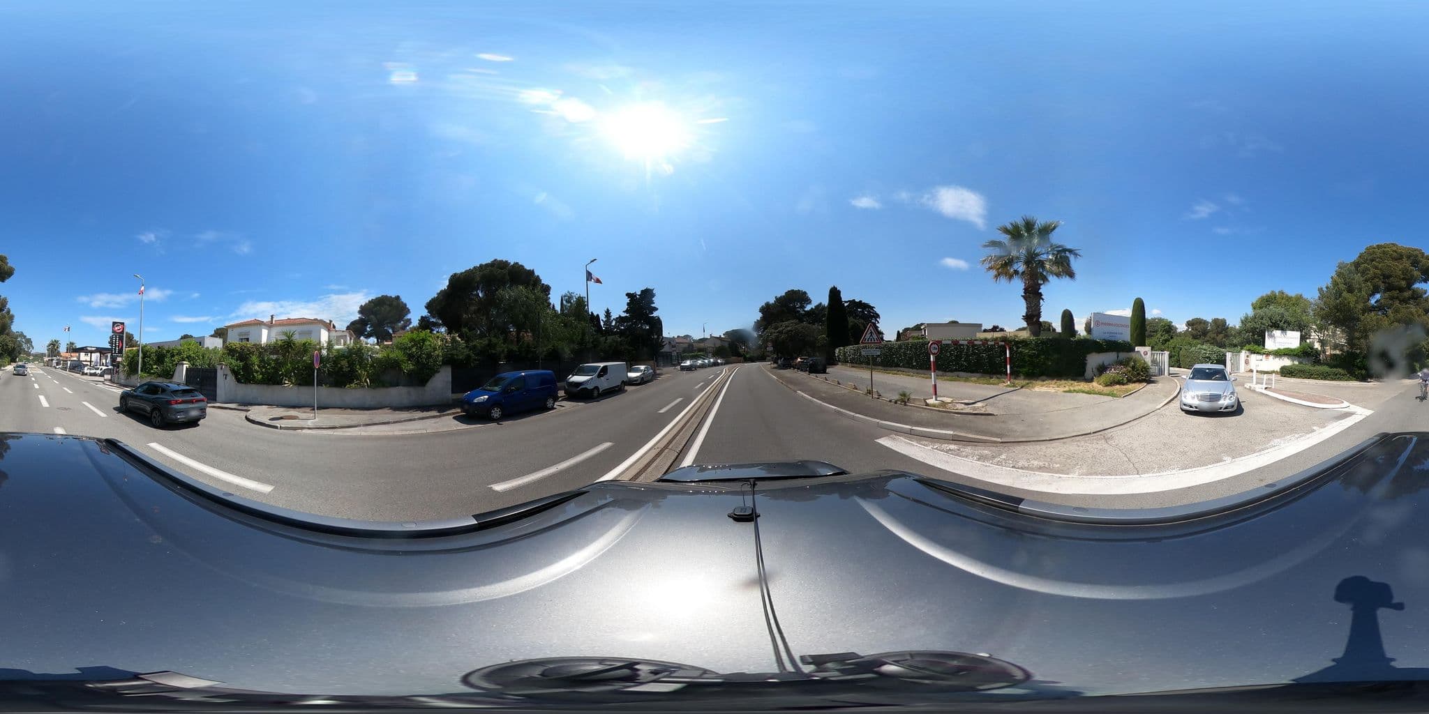 Street view near Résidence La Corniche d'Or Pierre & Vacances, Saint-Raphaël — © eric_s (CC BY-SA · Mapillary)