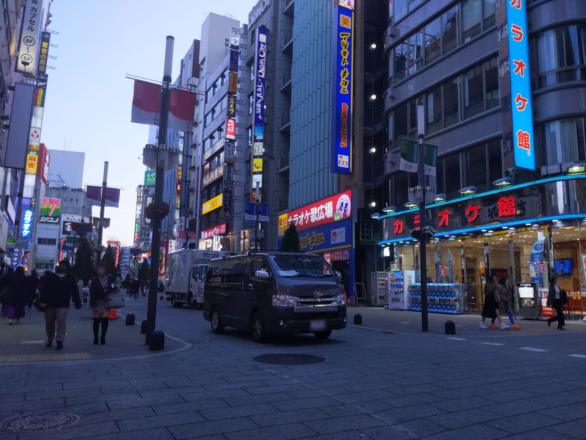 Street view near HOTEL i (ホテルアイ), Kabukicho — © gwalker7 (CC BY-SA · Mapillary)