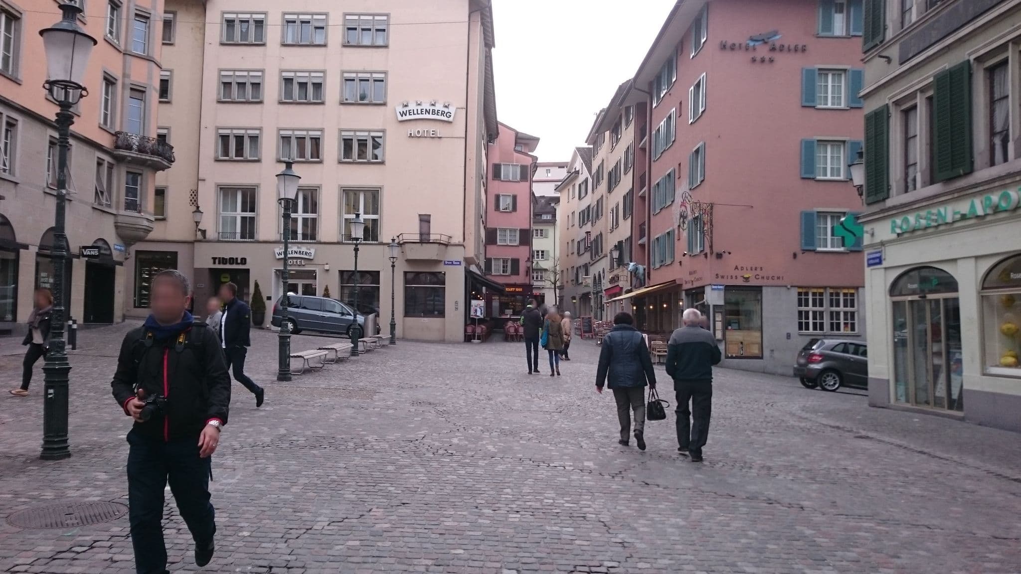 Street view near PLATZHIRSCH Hotel & Bar, Zürich (Kreis 1) / Rathaus — © thx (CC BY-SA · Mapillary)
