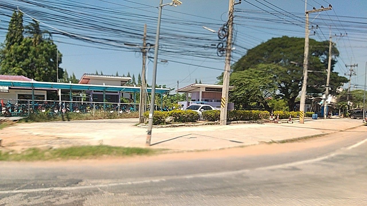 Street view near ห้องเช่า BM, Amphoe Sikhiu — © ozflor (CC BY-SA · Mapillary)