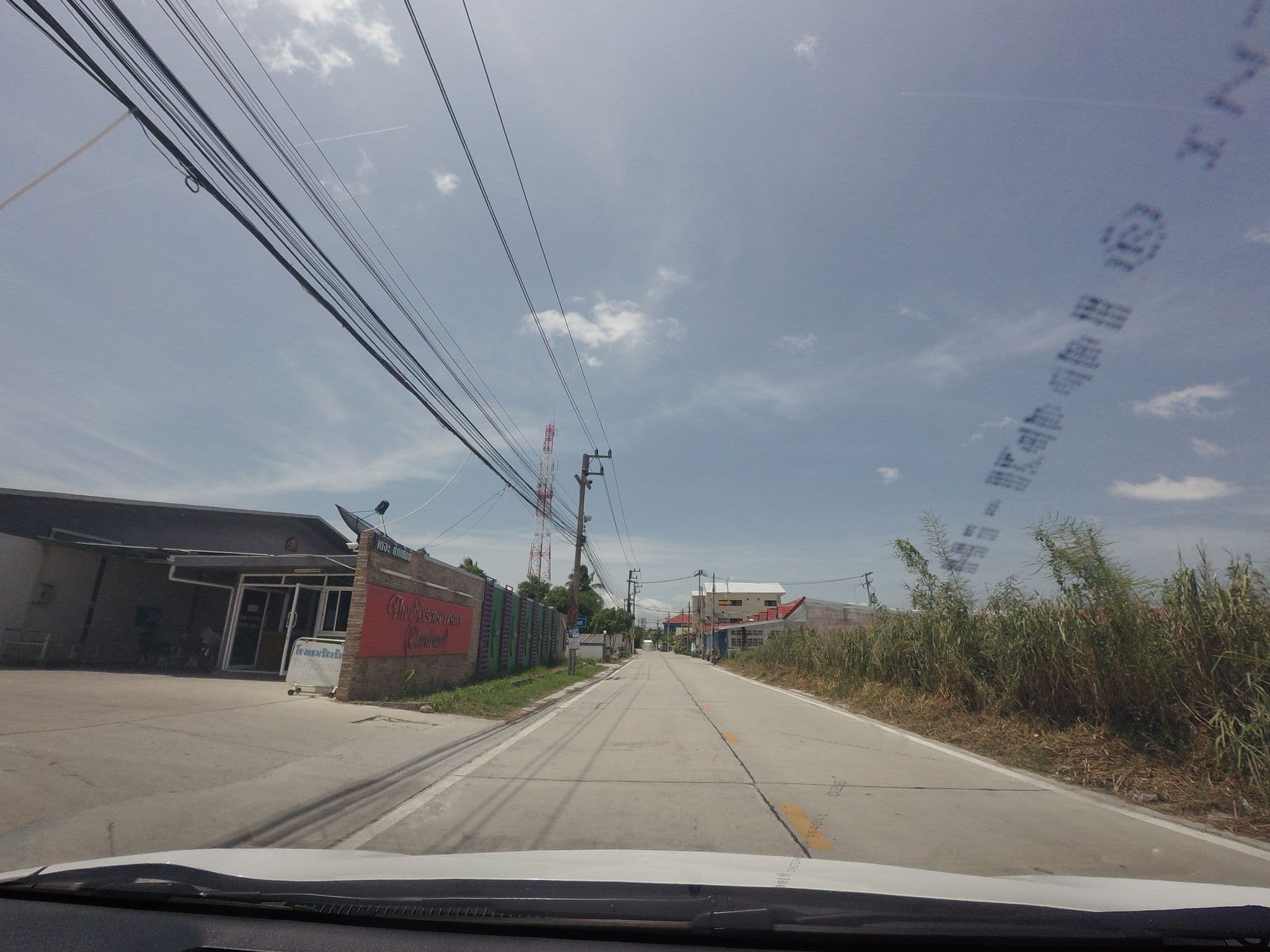 Street view near OYO 622 Sixsense Hotel, Chon Buri — © mishari (CC BY-SA · Mapillary)