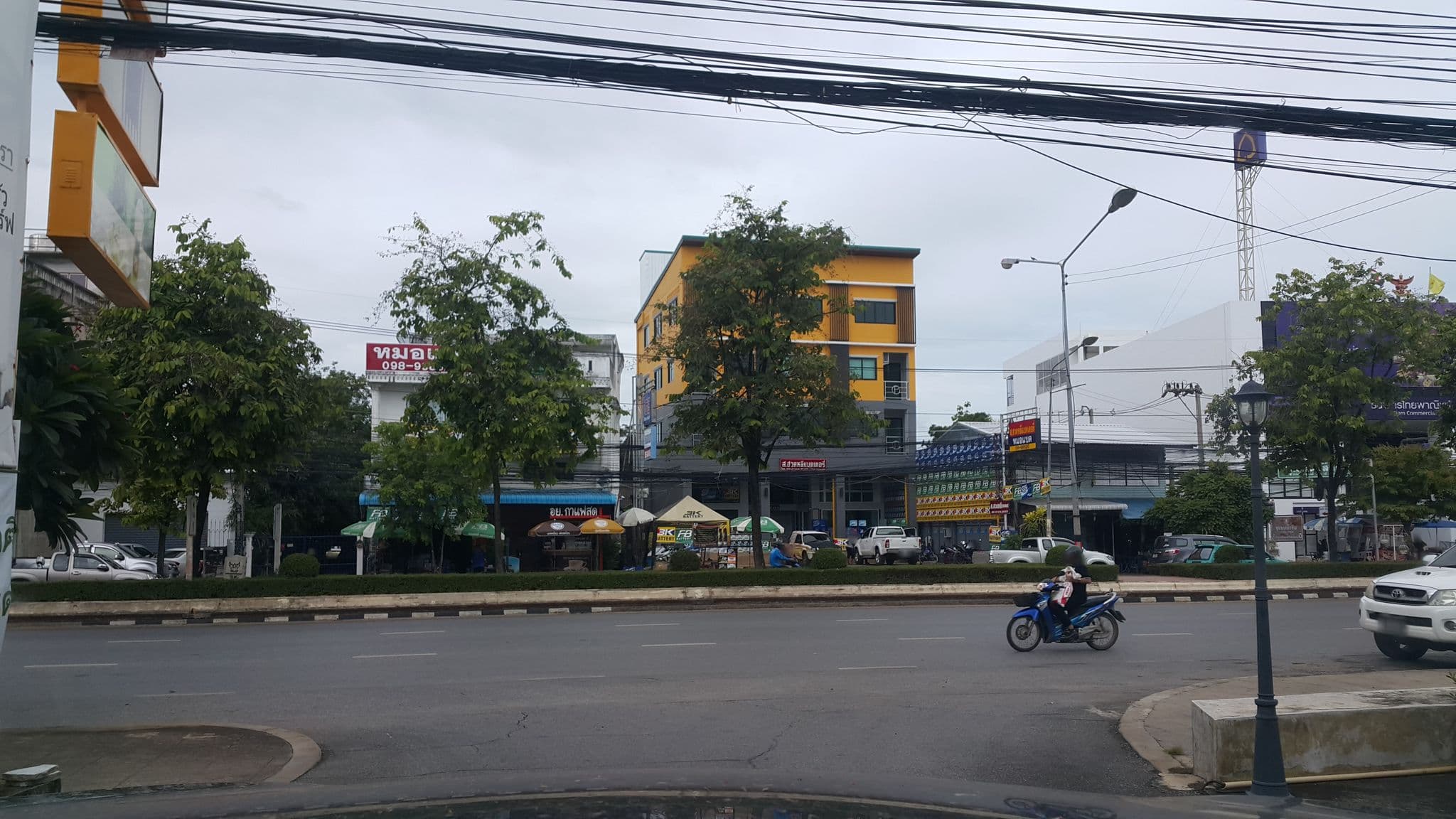 Street view near AVA Hotel, Ban Aranyik — © jrcarlsen (CC BY-SA · Mapillary)