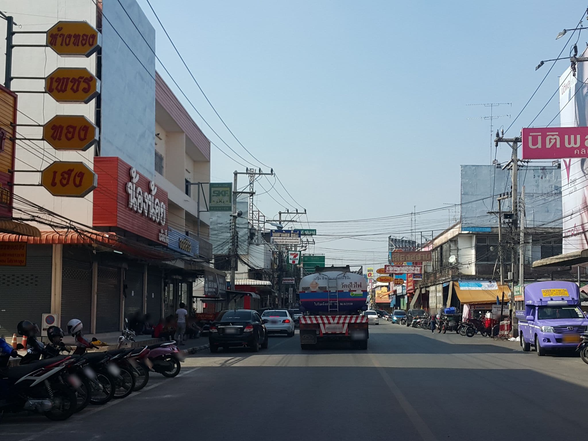Street view near Asia Hotel Phitsanulok-โรงแรมเอเซีย พิษณุโลก, Phitsanulok — © jrcarlsen (CC BY-SA · Mapillary)