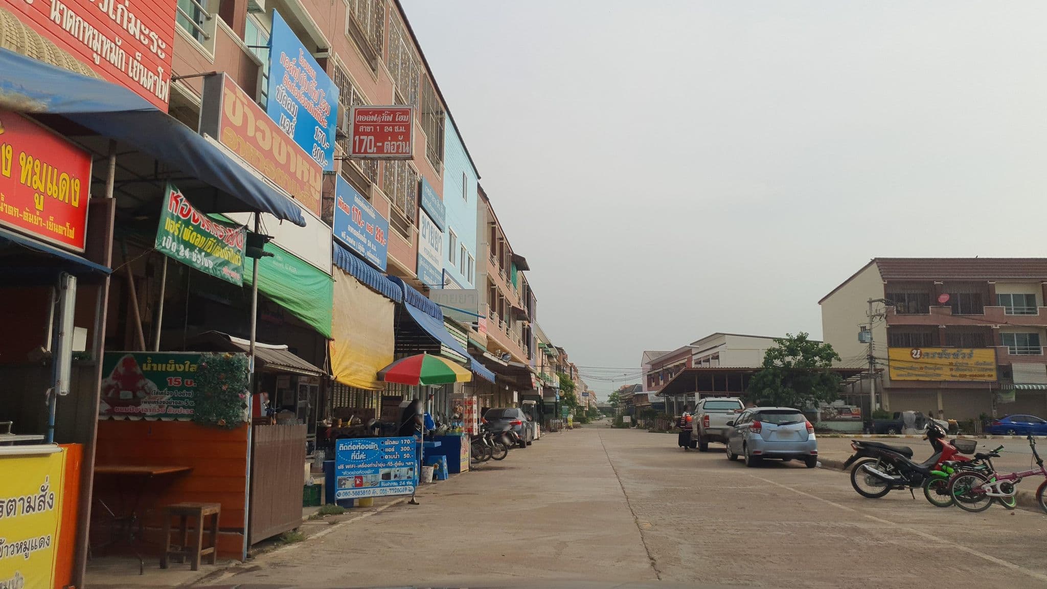 Street view near Hotel Golf & Gift Home, Phitsanulok Town, Ban Aranyik — © jrcarlsen (CC BY-SA · Mapillary)