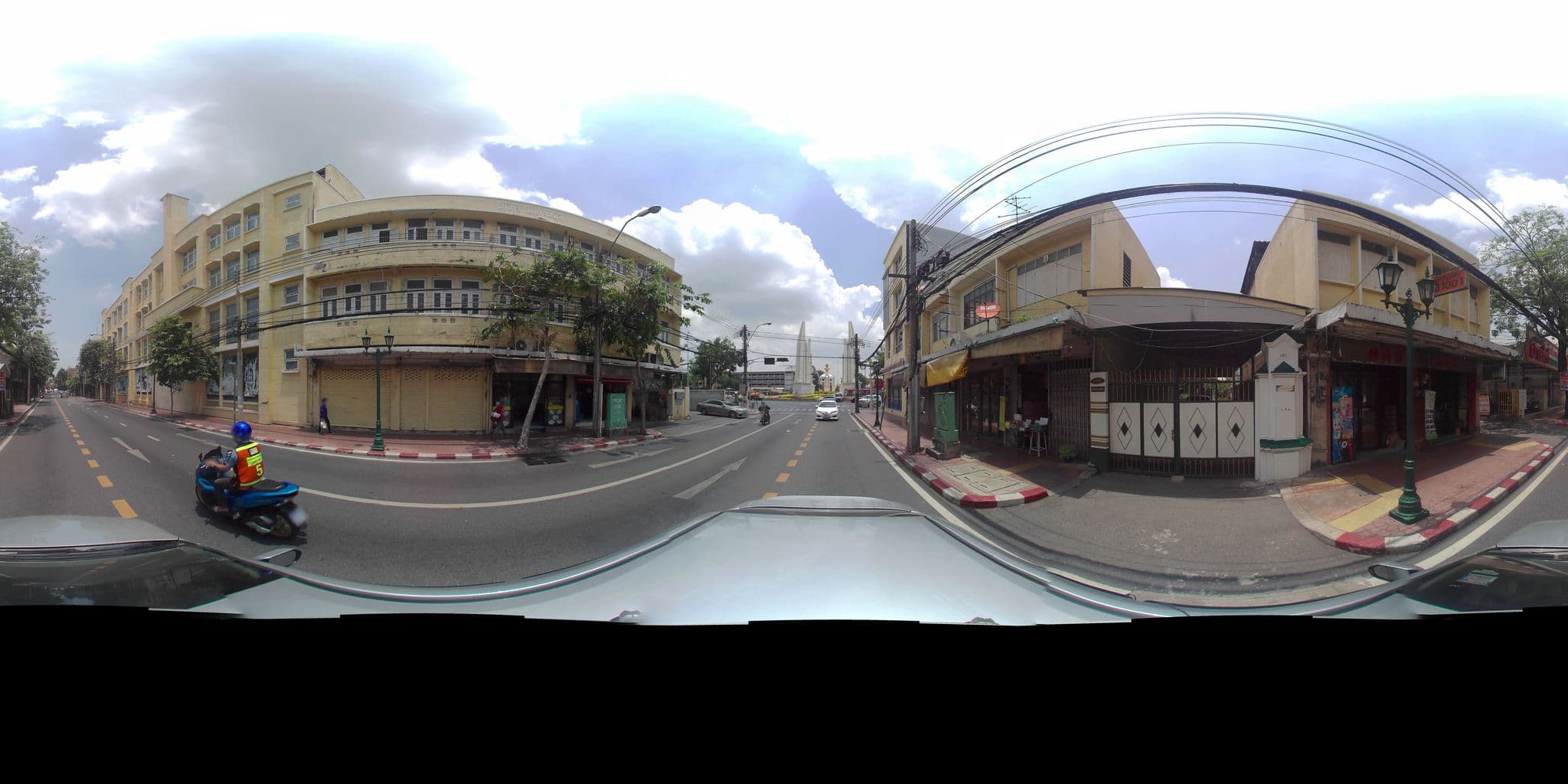 Street view near Dinso Mon Hotel, Bangkok — © P05466 (CC BY-SA · Mapillary)