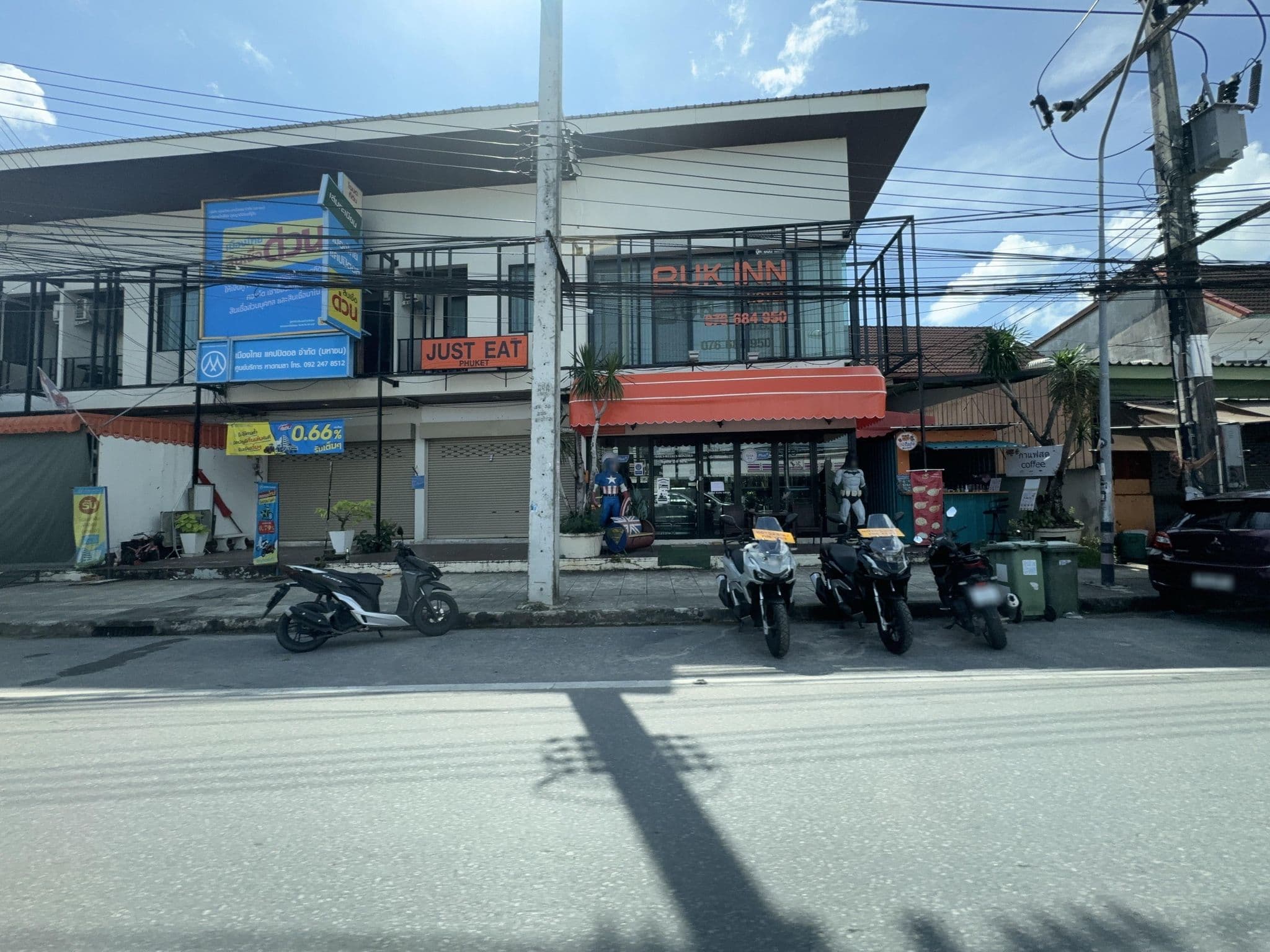 Street view near BukInn Hotel, Ban Kamala