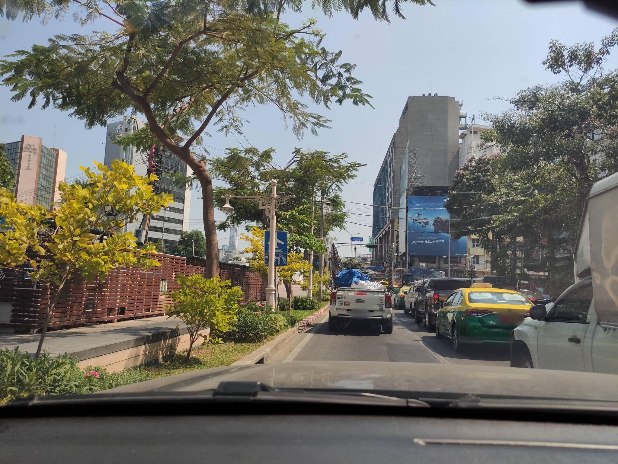 Street view near The Krungkasem Srikrung Hotel, Samphanthawong — © kasetitkml_pipitchai (CC BY-SA · Mapillary)