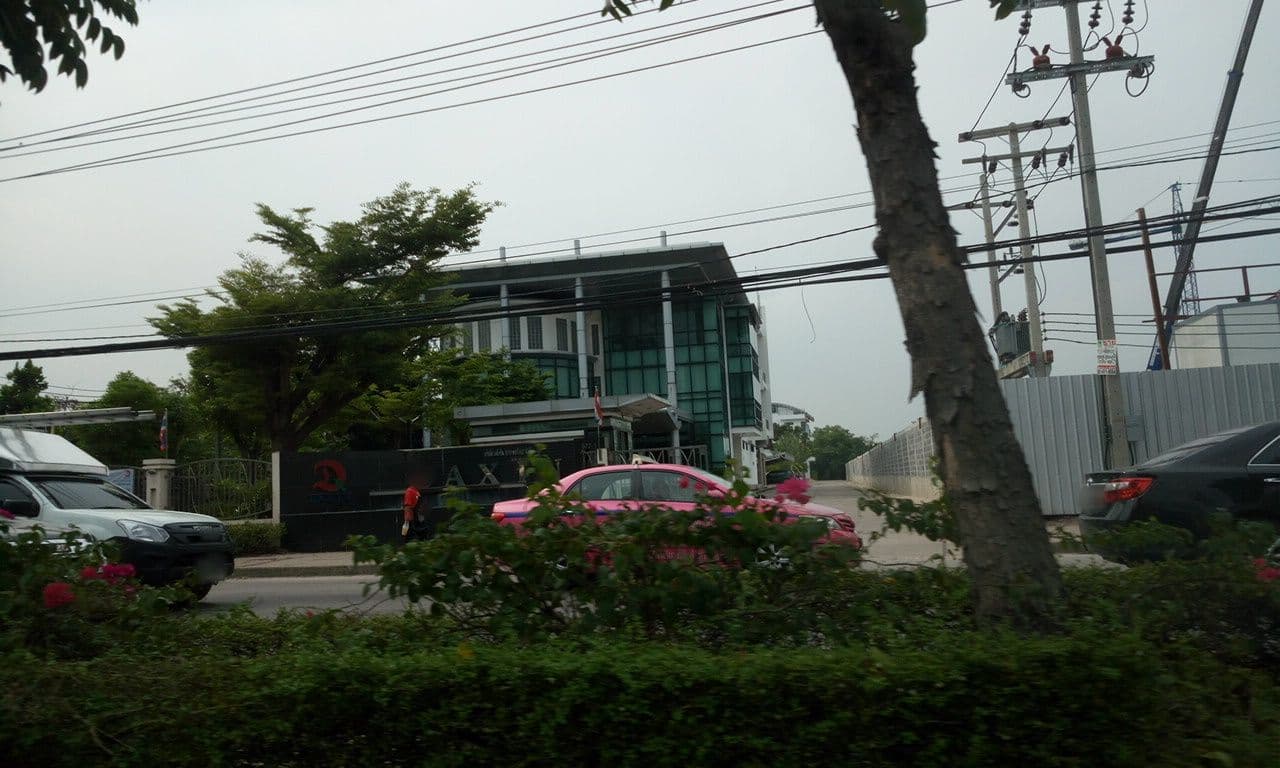 Street view near Courtyard by Marriott Bangkok Suvarnabhumi Airport, Latkrabang — © ozflor (CC BY-SA · Mapillary)