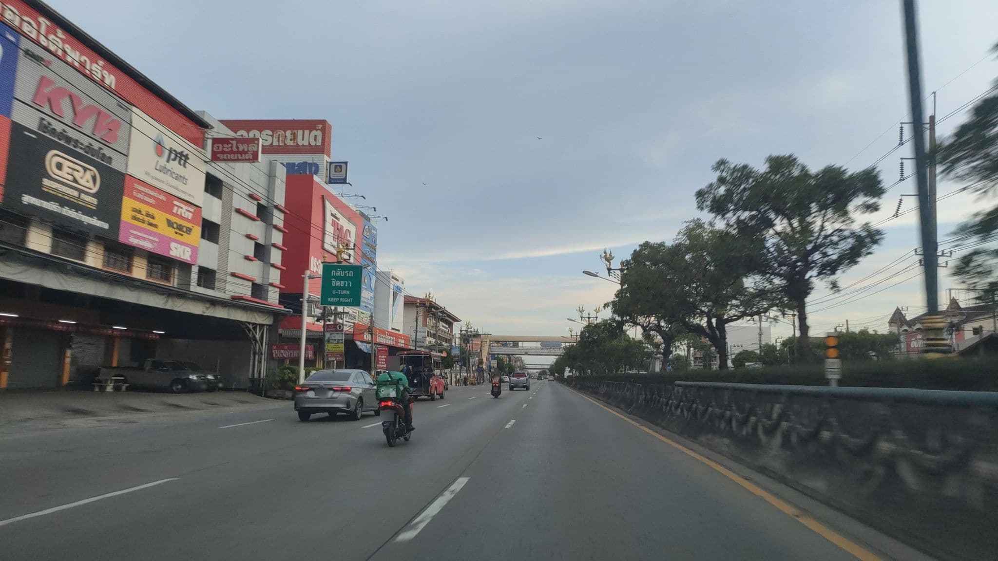 Street view near BKK 39 Airport Hotel, Latkrabang — © koki2529 (CC BY-SA · Mapillary)