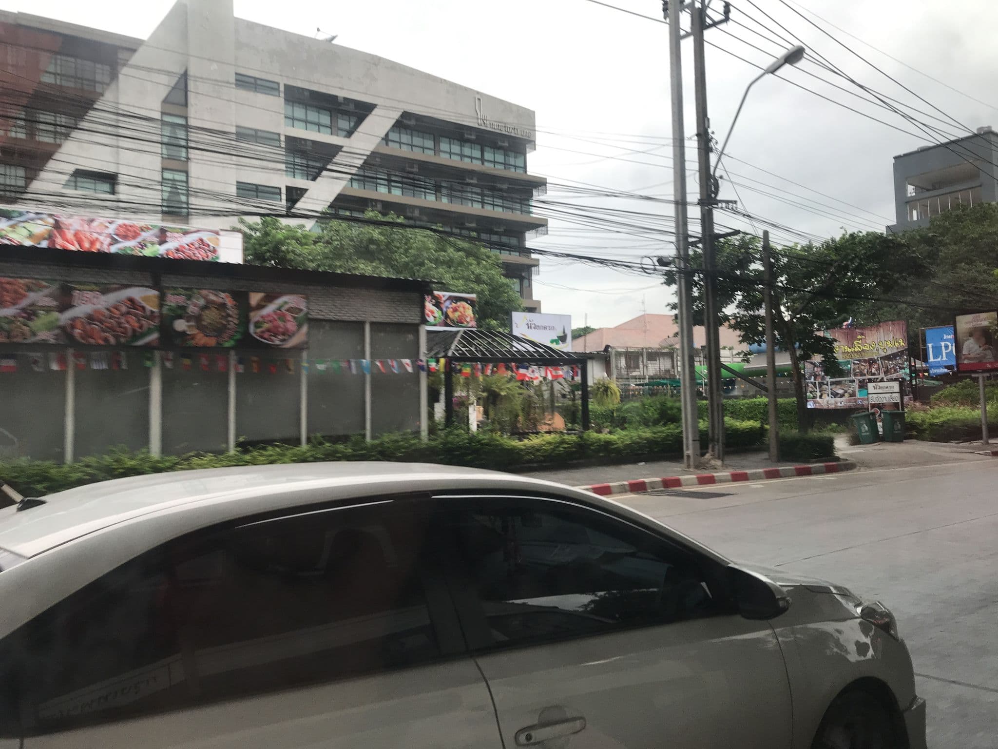Street view near Nine Forty One Hotel, Ban Khlong Sakae — © kokgag (CC BY-SA · Mapillary)