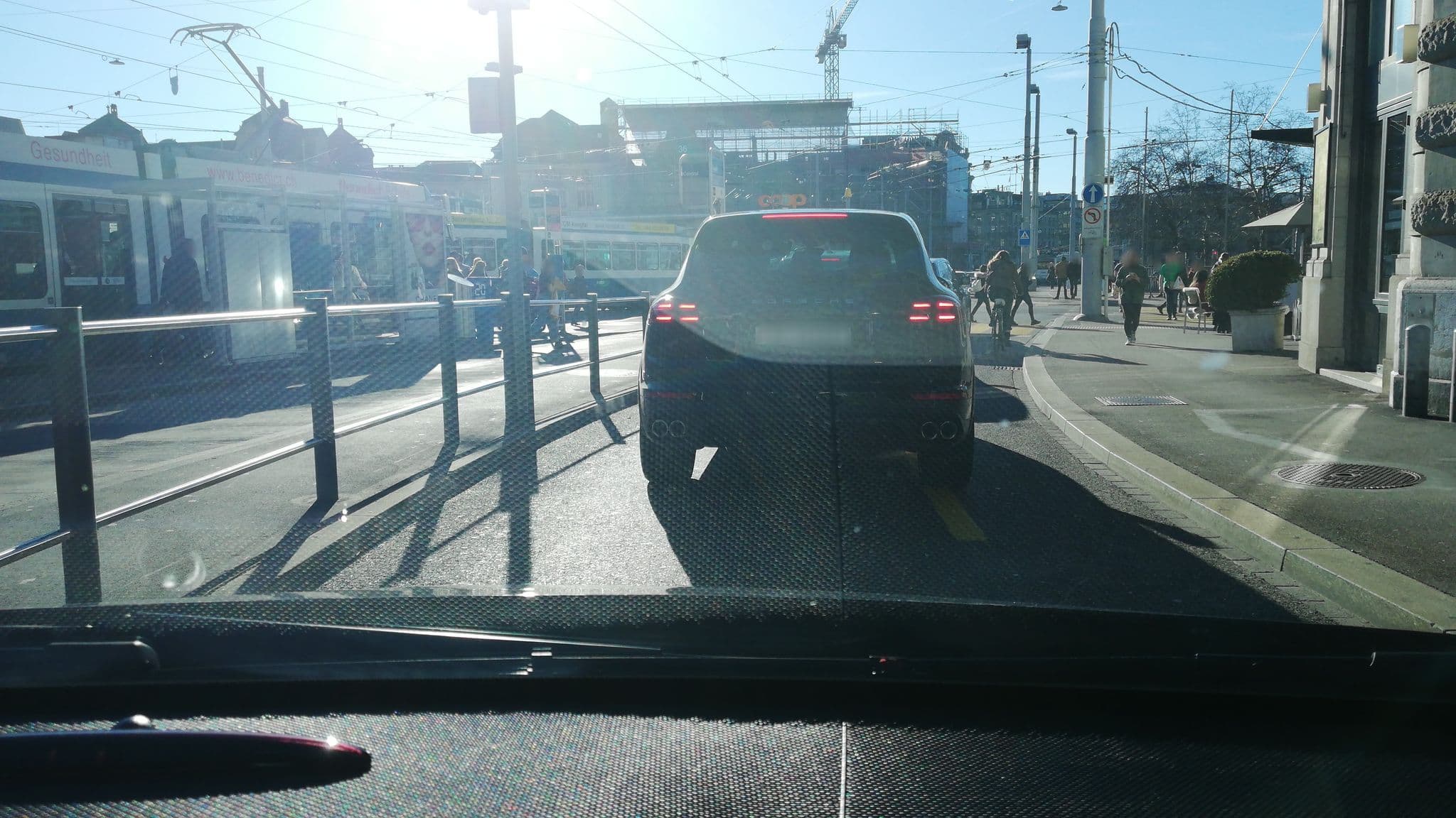 Street view near Central Plaza, Zürich (Kreis 1) / Rathaus — © sunflower (CC BY-SA · Mapillary)