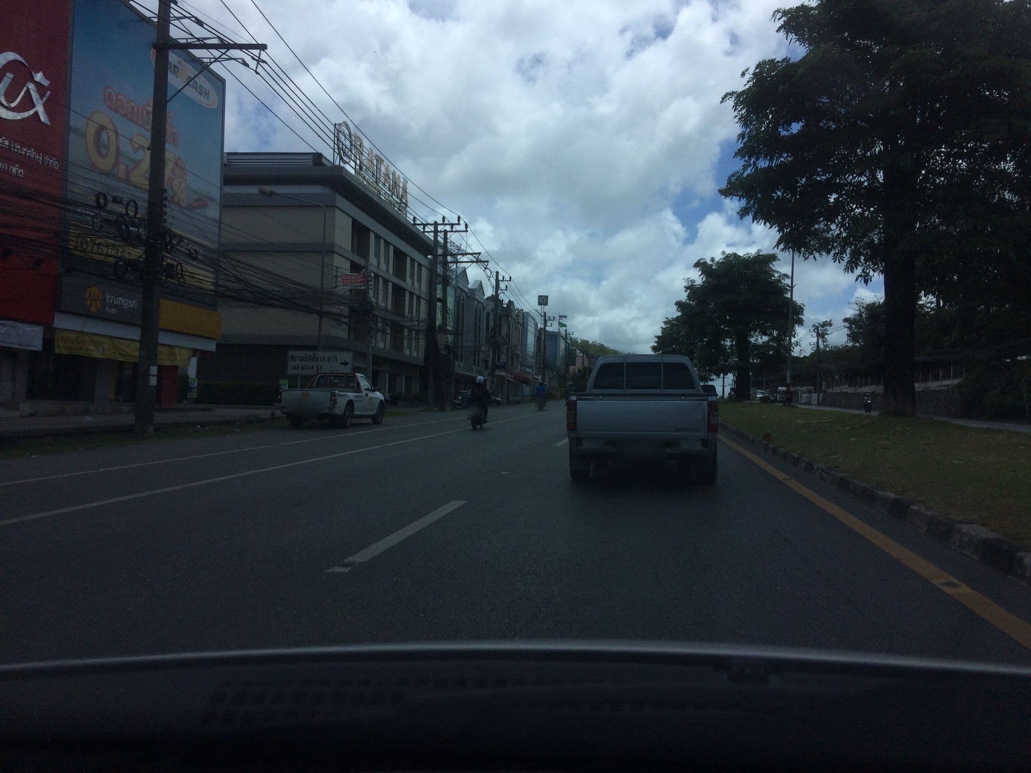 Street view near Ratana Hotel Rassada, Ban Ko Kaeo — © pik (CC BY-SA · Mapillary)