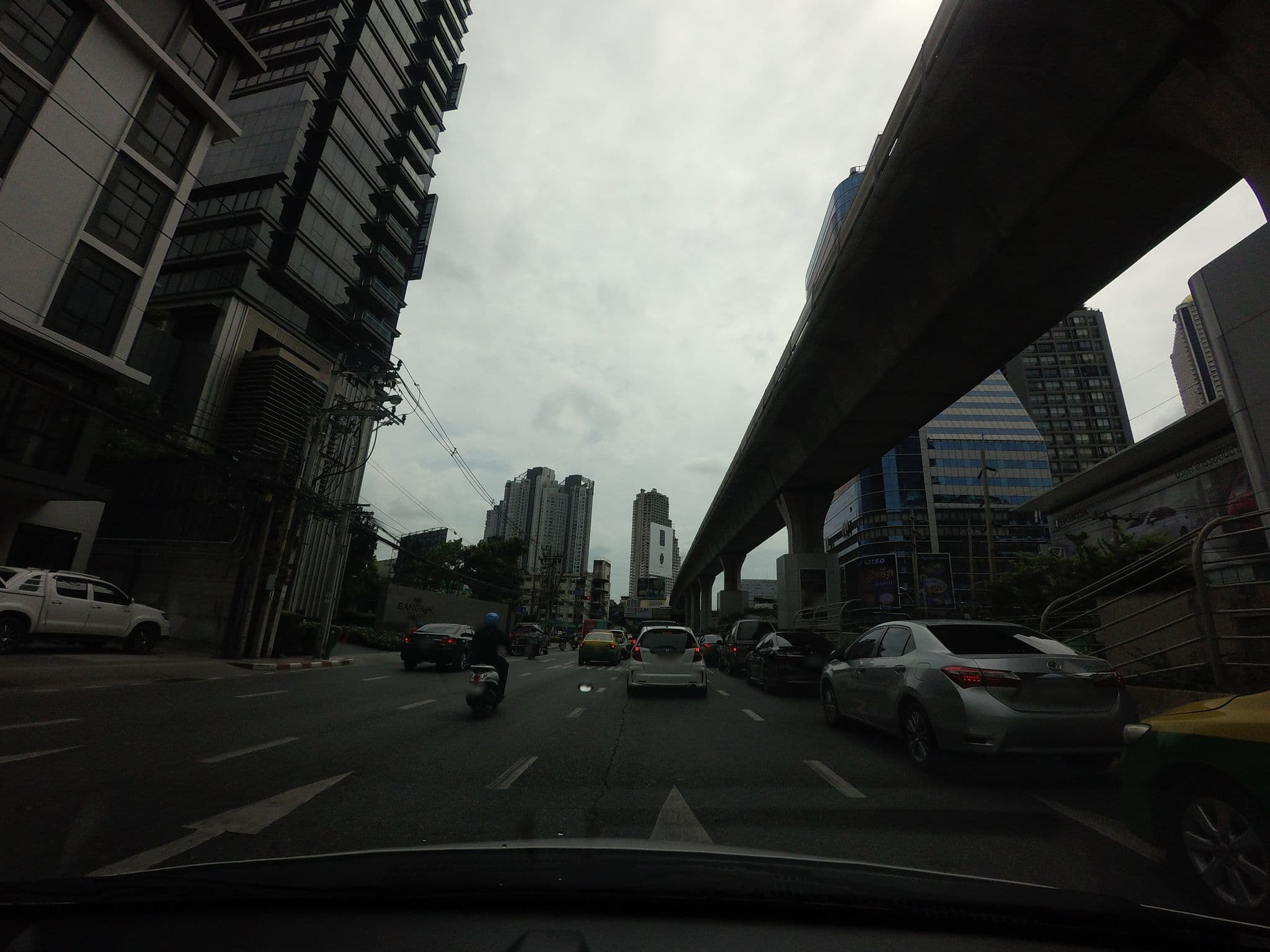 Street view near SAM E. Hotel Bangkok Sathorn, Bang Rak Subdistrict — © mishari (CC BY-SA · Mapillary)
