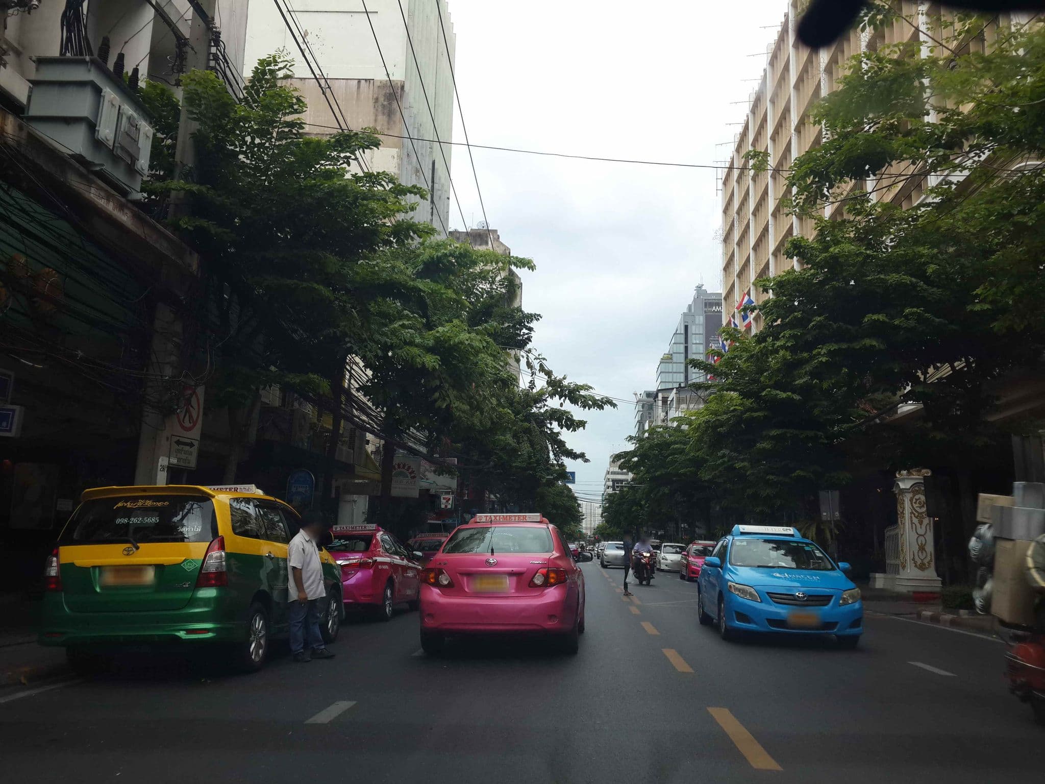 Street view near The Tarntawan Hotel Surawong, Bang Rak