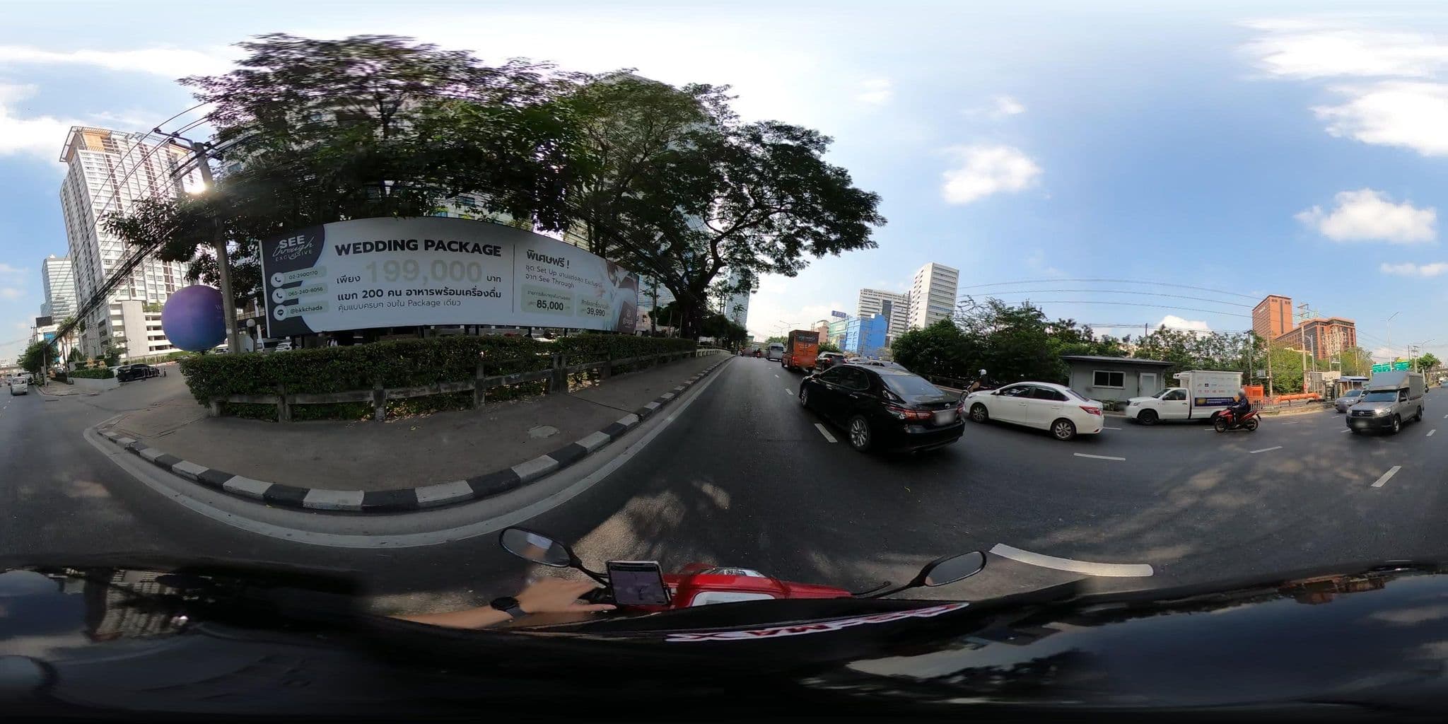Street view near GRAPH HOTELS, Huai Khwang — © NatchaponJ (CC BY-SA · Mapillary)