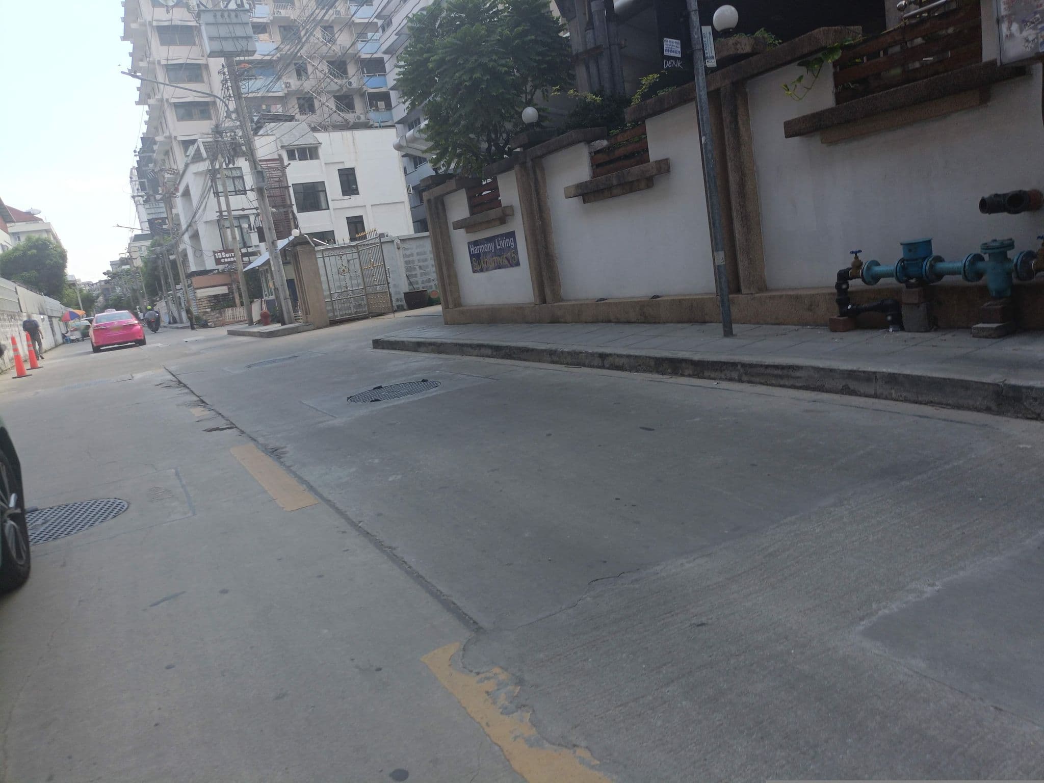 Street view near 7A - Short-Term Rental Allowed - Downtown Bkk Serviced Apartment, Makkasan — © skillsy (CC BY-SA · Mapillary)