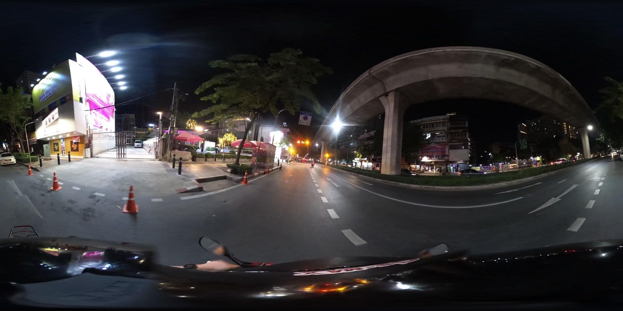 Street view near Homm Ari : Hostel in Ari, Phaya Thai — © NatchaponJ (CC BY-SA · Mapillary)