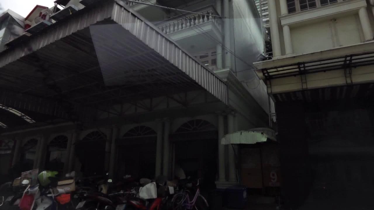 Street view near Kiwi Capsule Hotel Bangkok, Makkasan