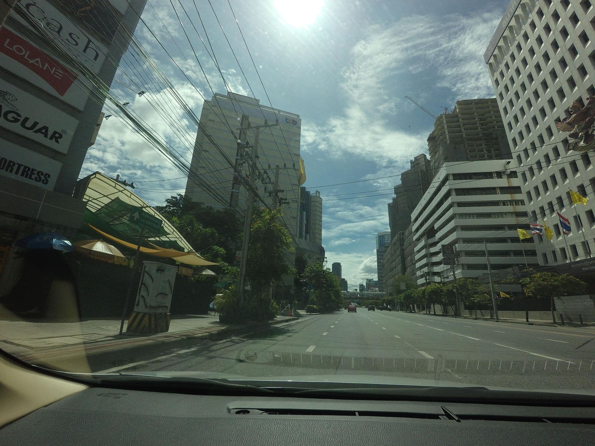 Street view near Metro Pratunam Boutique Hotel, Makkasan