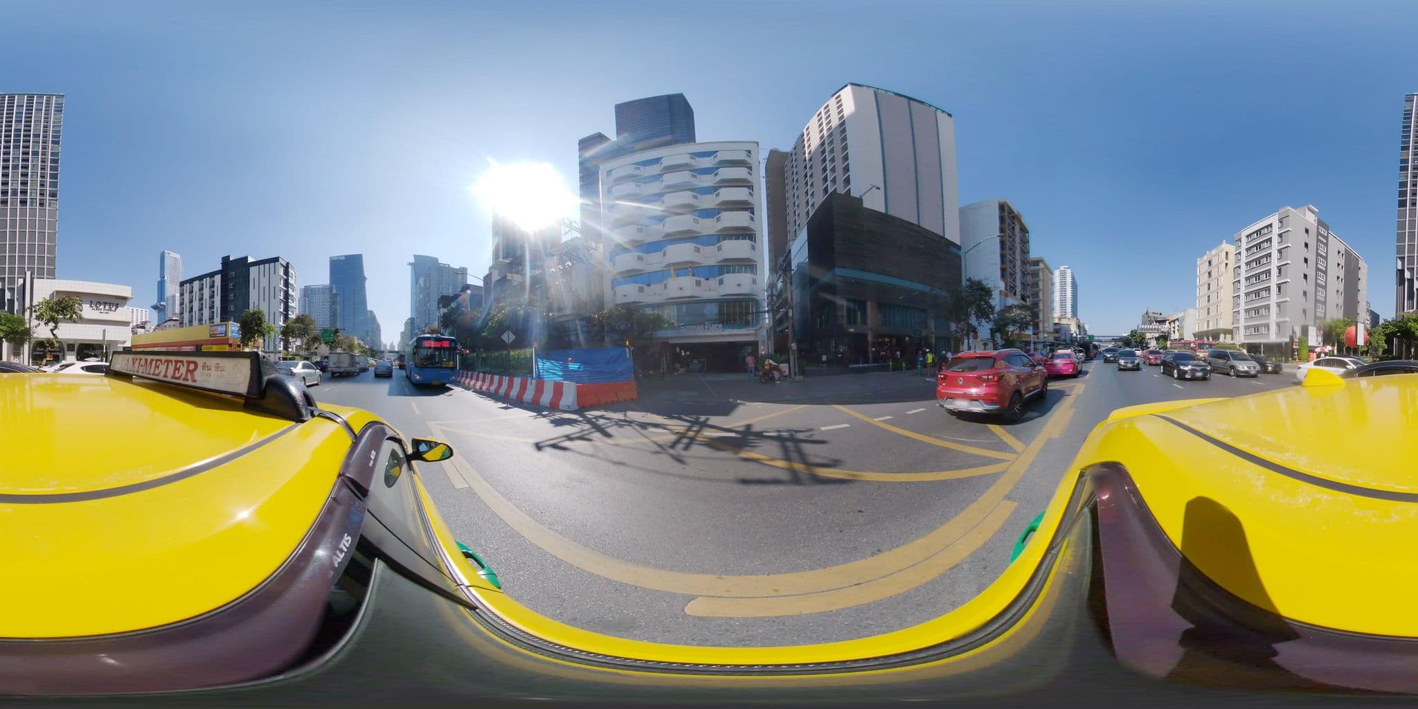 Street view near Travelier Hostel, Ratchathewi — © mapconcierge (CC BY-SA · Mapillary)