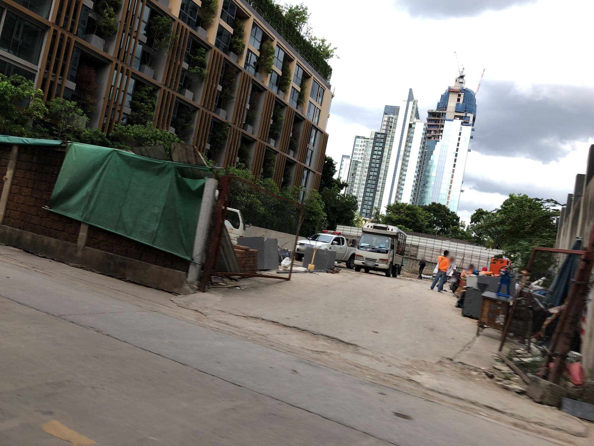 Street view near IR-ON Hotel, Sukhumvit 36, Watthana