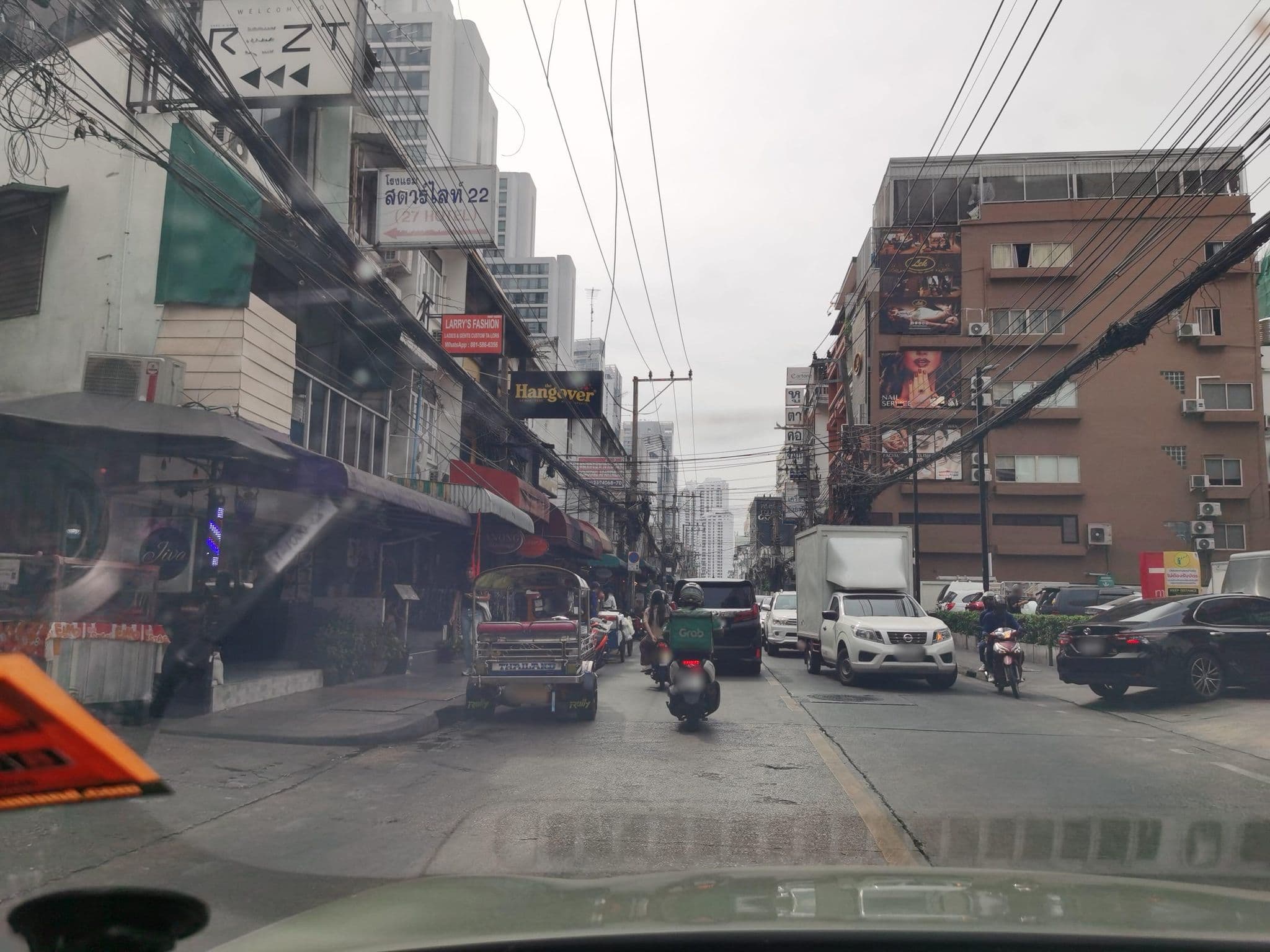 Street view near Citrus 22, Watthana