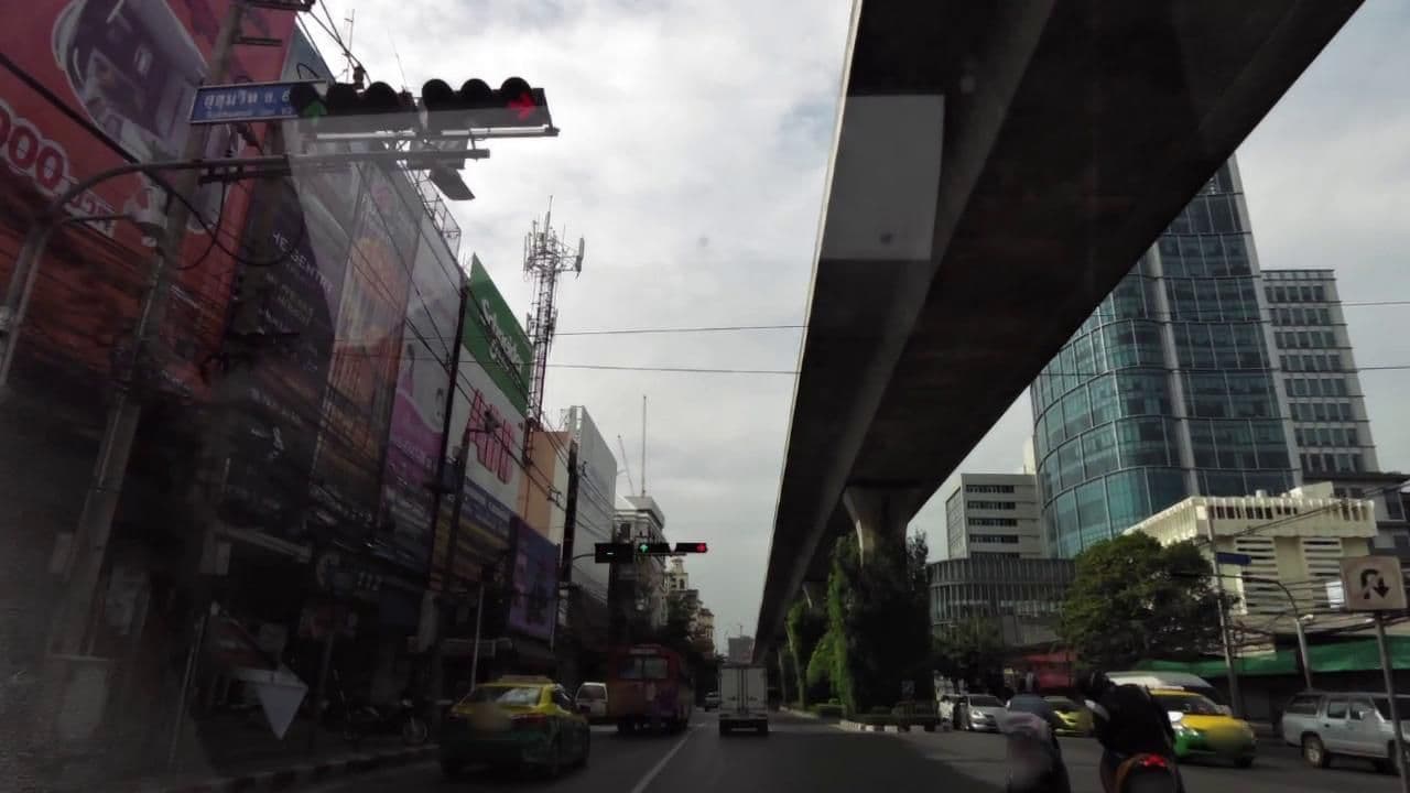 Street view near Piccolo Sukhumvit Hostel, Phra Khanong — © toffy (CC BY-SA · Mapillary)
