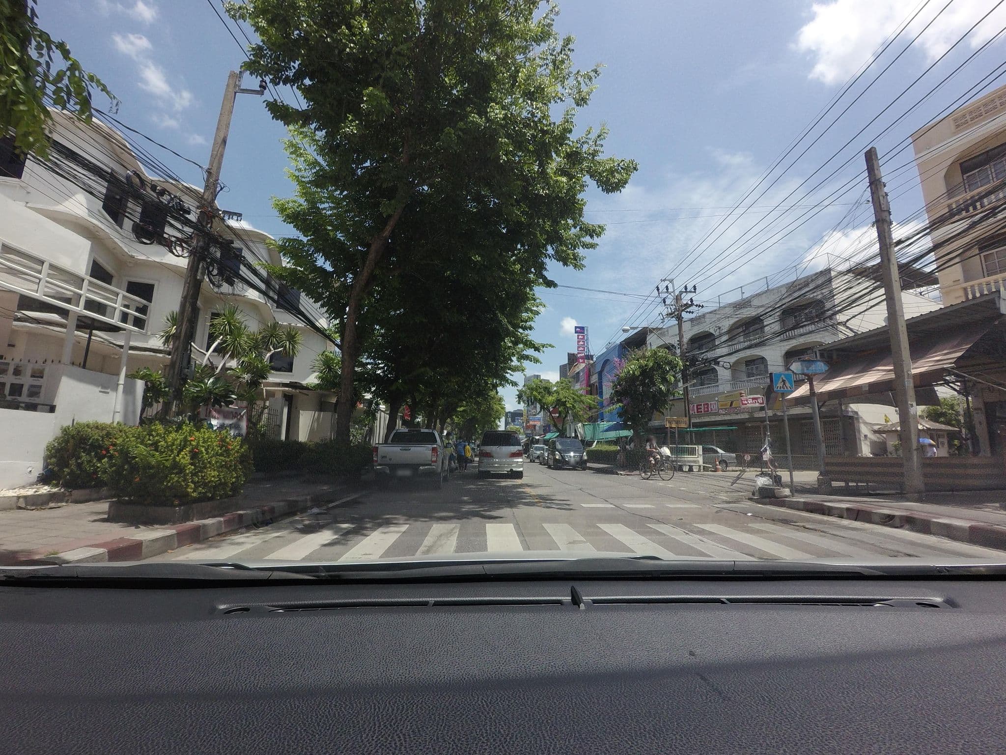 Street view near ONEWAY Guest House BKK - Budget Double Room, Phra Khanong — © mishari (CC BY-SA · Mapillary)