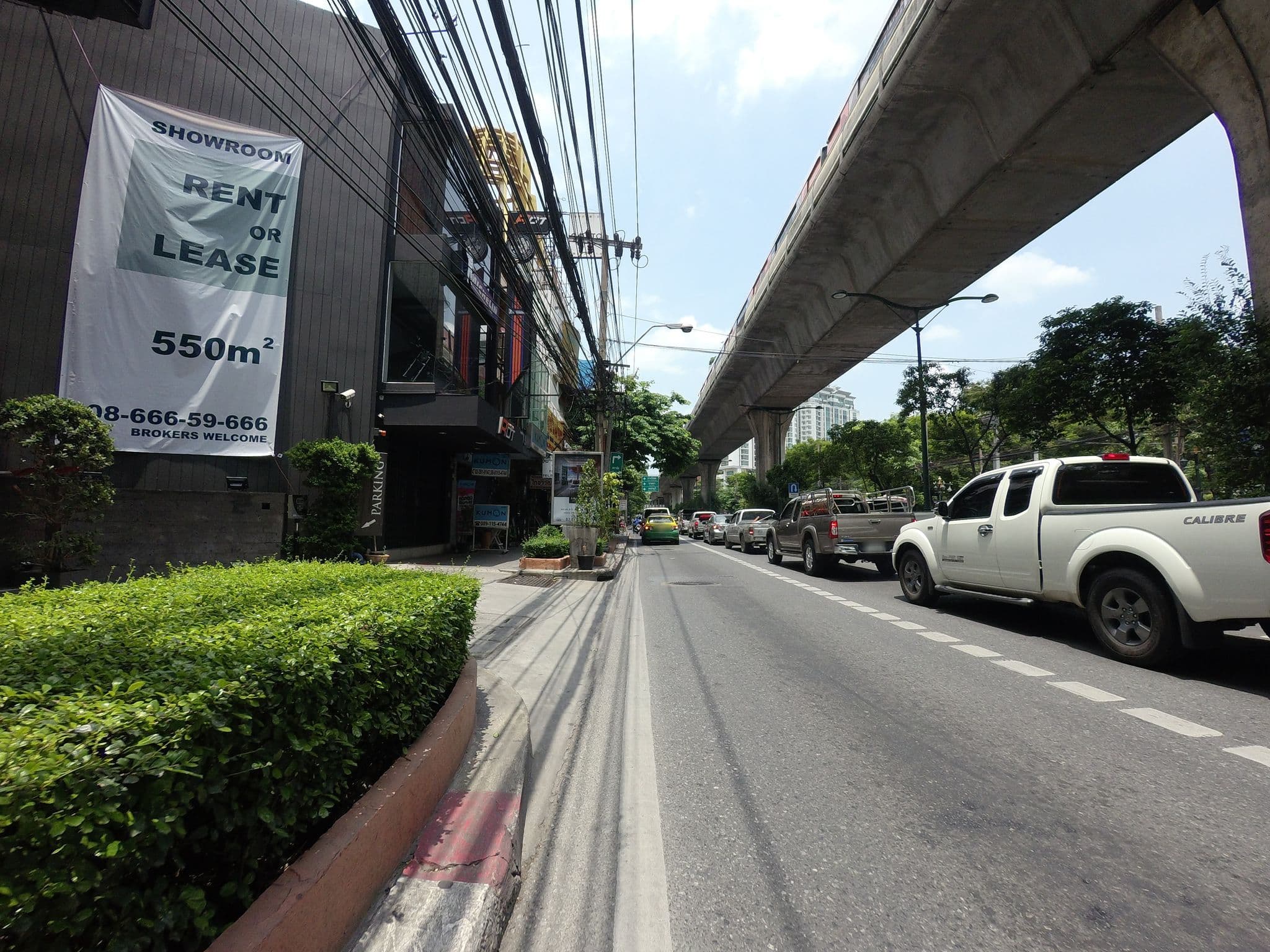 Street view near Ta-Ke Residence, Watthana