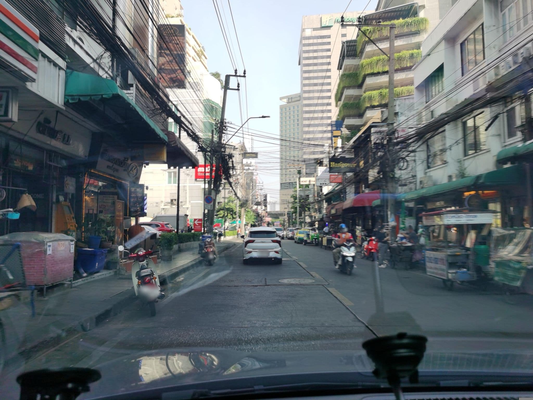 Street view near INK 18/2 (Sukhumvit 22), Watthana