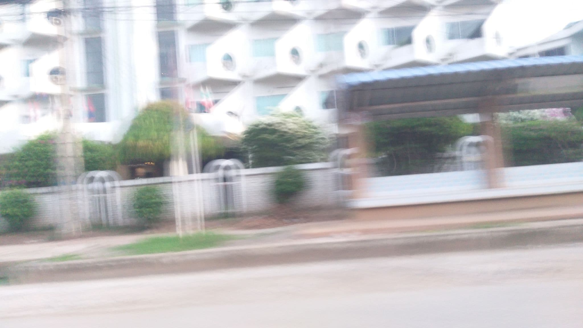 Street view near โรงแรมเลิศนิมิตรชัยภูมิ Lertnimit Hotel Chaiyaphum, Chaiyaphum — © ozflor (CC BY-SA · Mapillary)