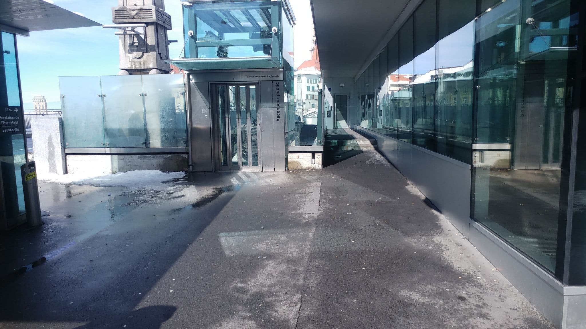 Street view near Swiss Wine Hotel & Bar, Lausanne — © thx (CC BY-SA · Mapillary)