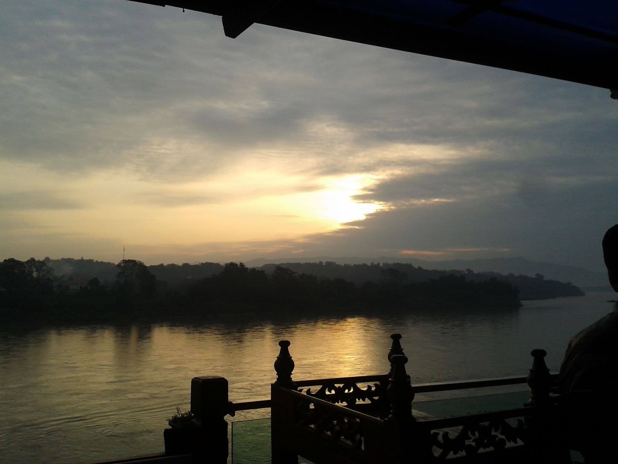 Street view near Namkhong Riverside Hotel, Chiang Khong — © chris_1968 (CC BY-SA · Mapillary)