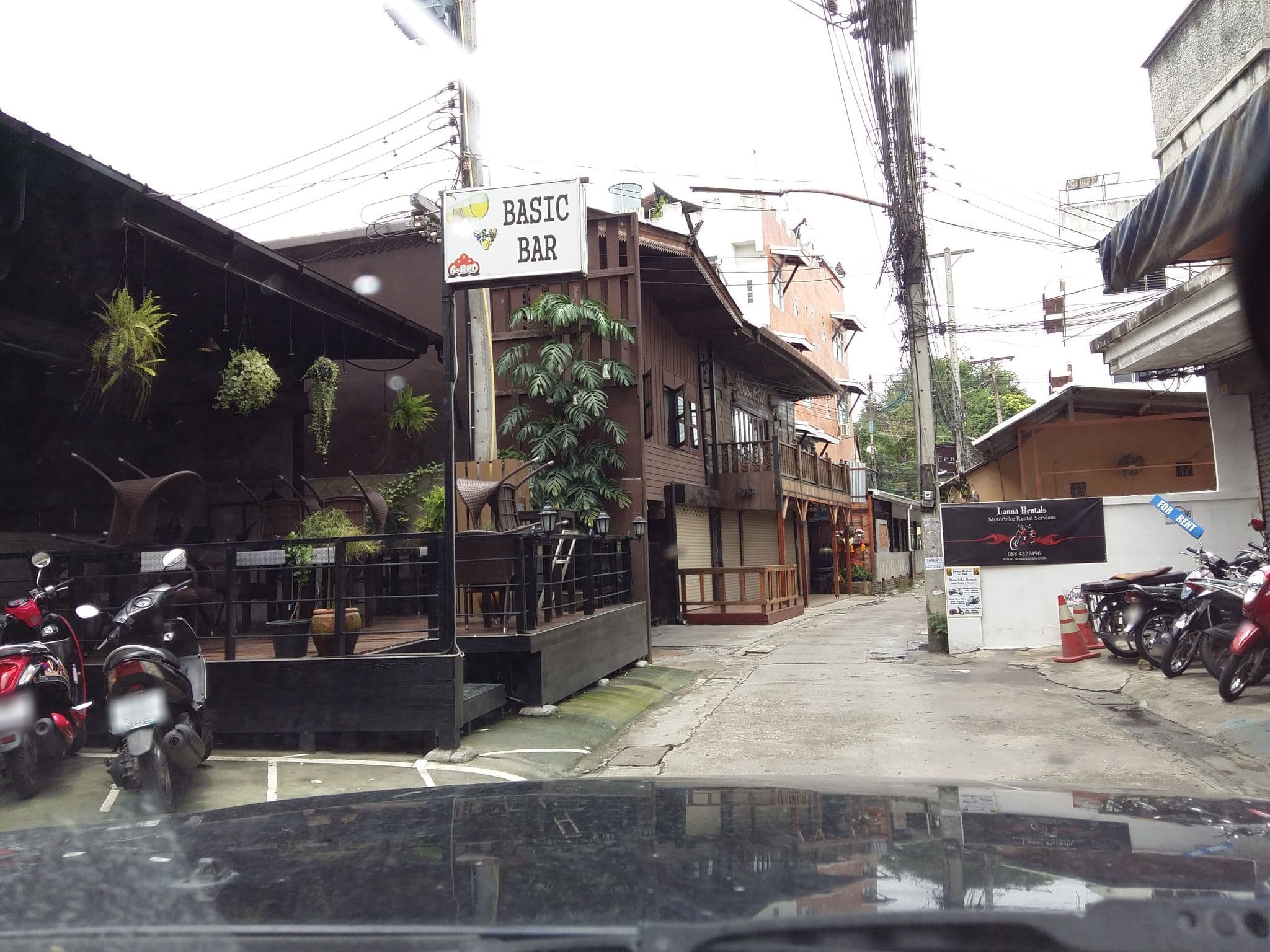 Street view near Basic Line Hotel at Loikroh, Chiang Mai