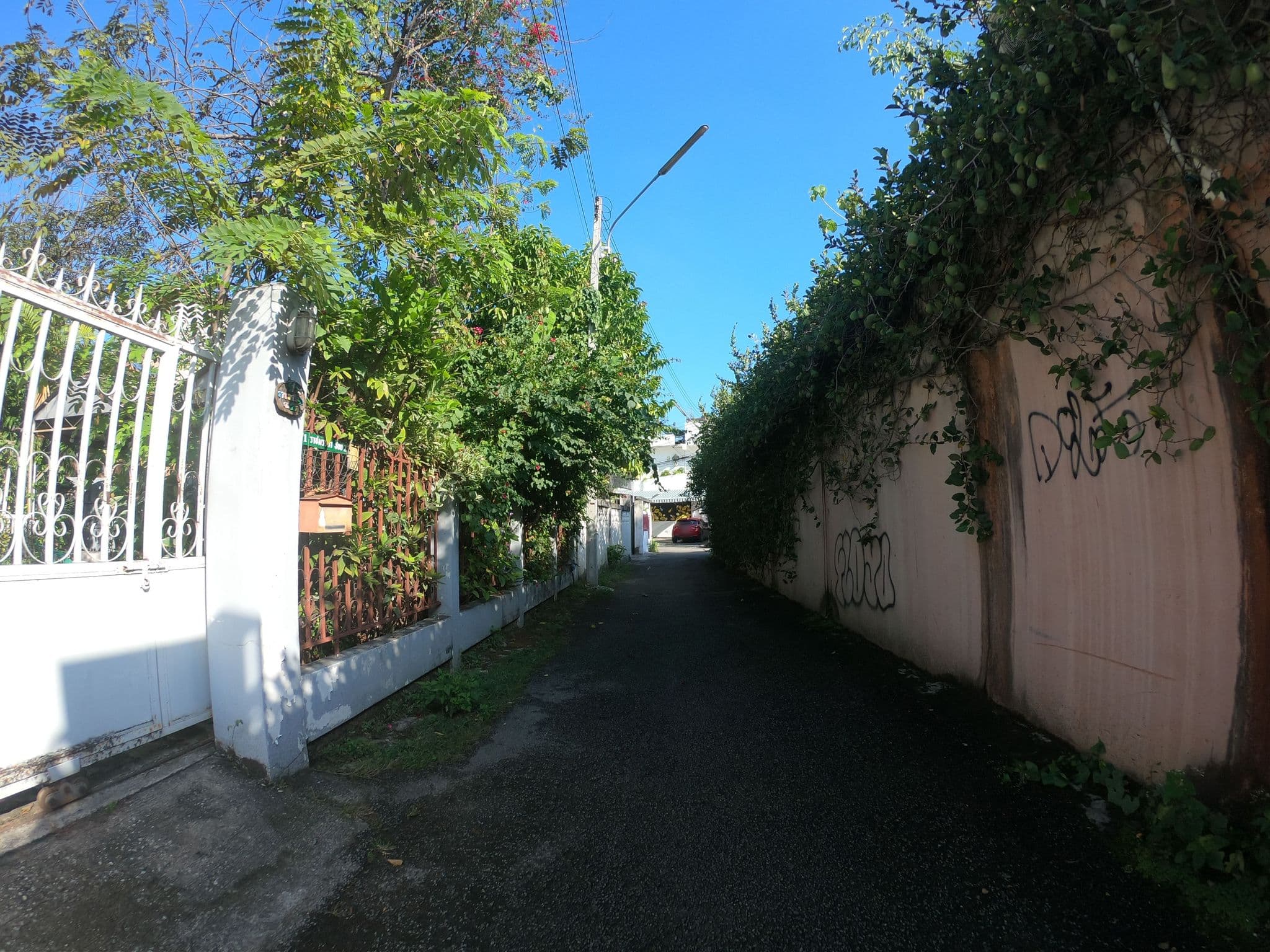 Street view near De Naga One Hotel Chiang Mai, Chiang Mai — © chanuwath_grab (CC BY-SA · Mapillary)