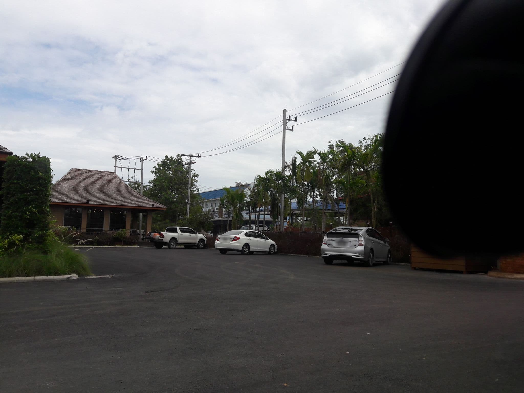 Street view near Khum Damnoen Resort, Damnoen Saduak — © collectiontrue (CC BY-SA · Mapillary)