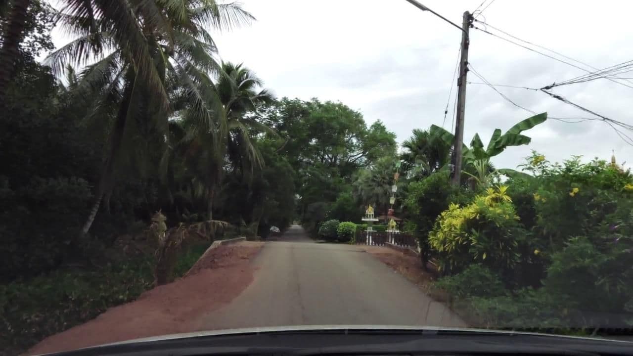 Street view near Dung garage, Damnoen Saduak — © toffy (CC BY-SA · Mapillary)