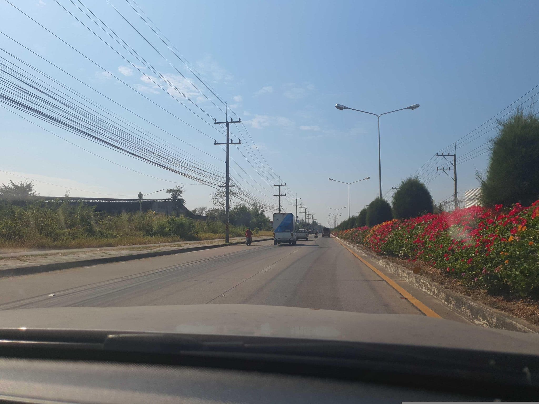 Street view near NIDA Rooms Nongkhwai Hangdong Cabin, Hang Dong — © jrcarlsen (CC BY-SA · Mapillary)