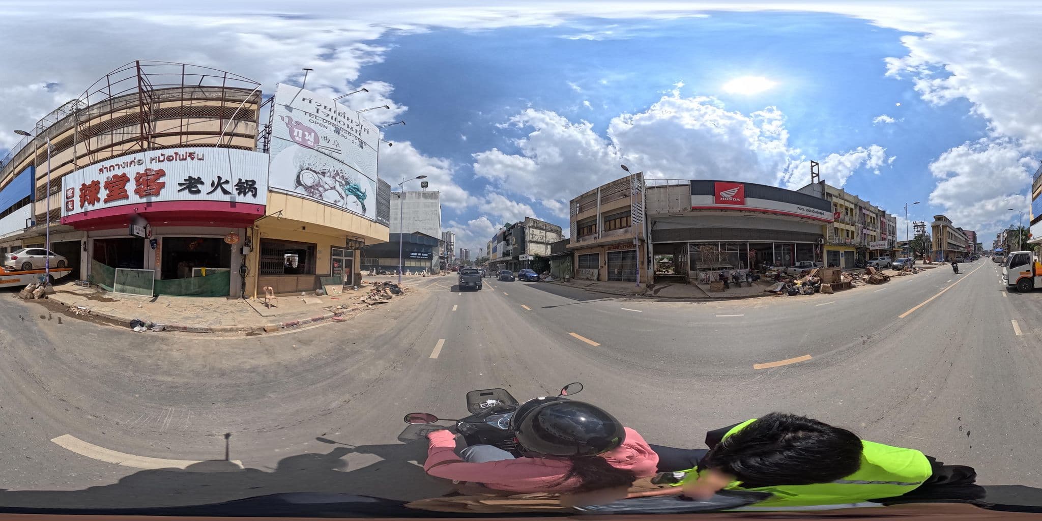 Street view near Hat Yai Meridian Hotel, Hat Yai