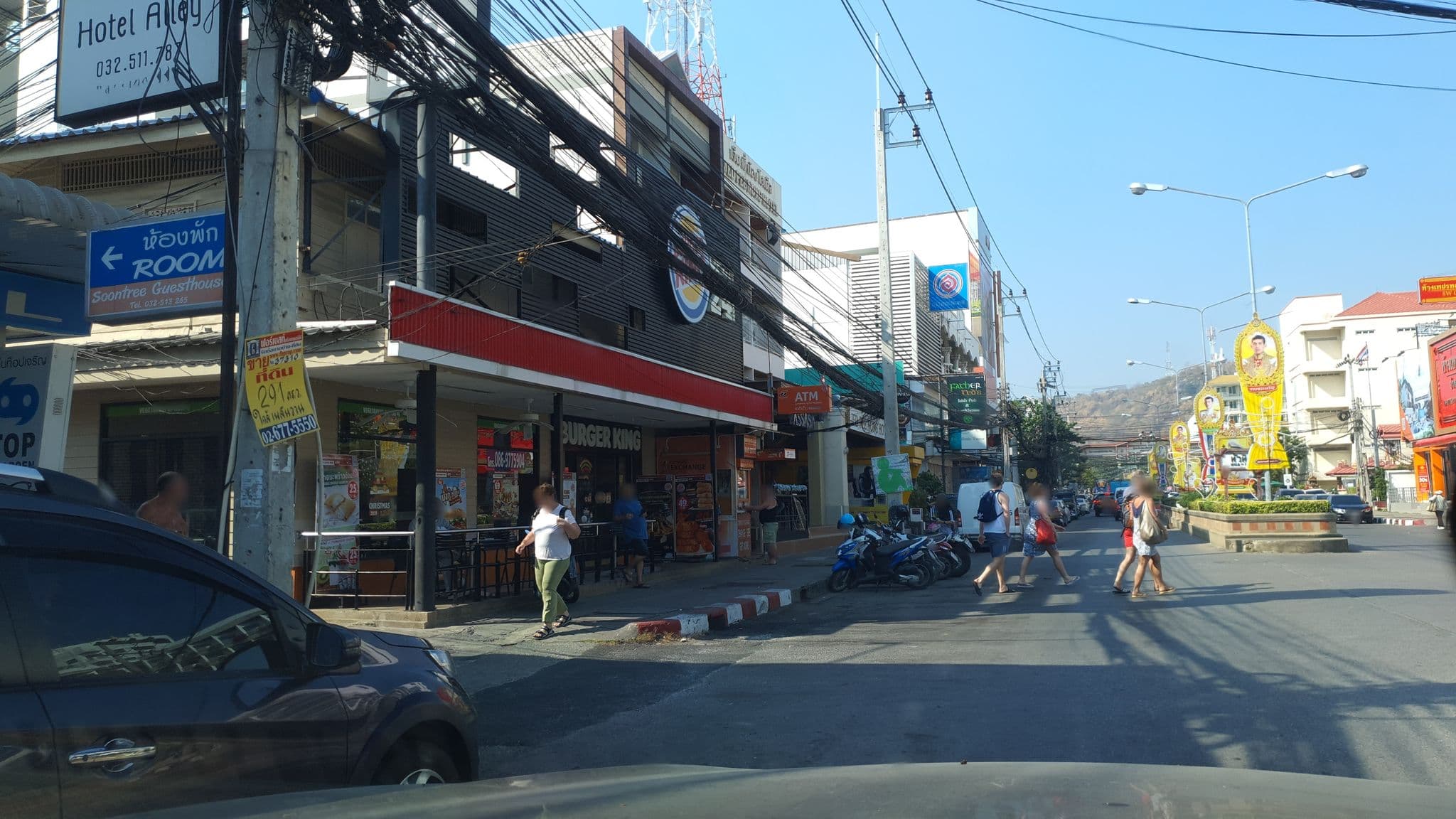 Street view near Jed Pee Nong Hotel, Hua Hin — © jrcarlsen (CC BY-SA · Mapillary)