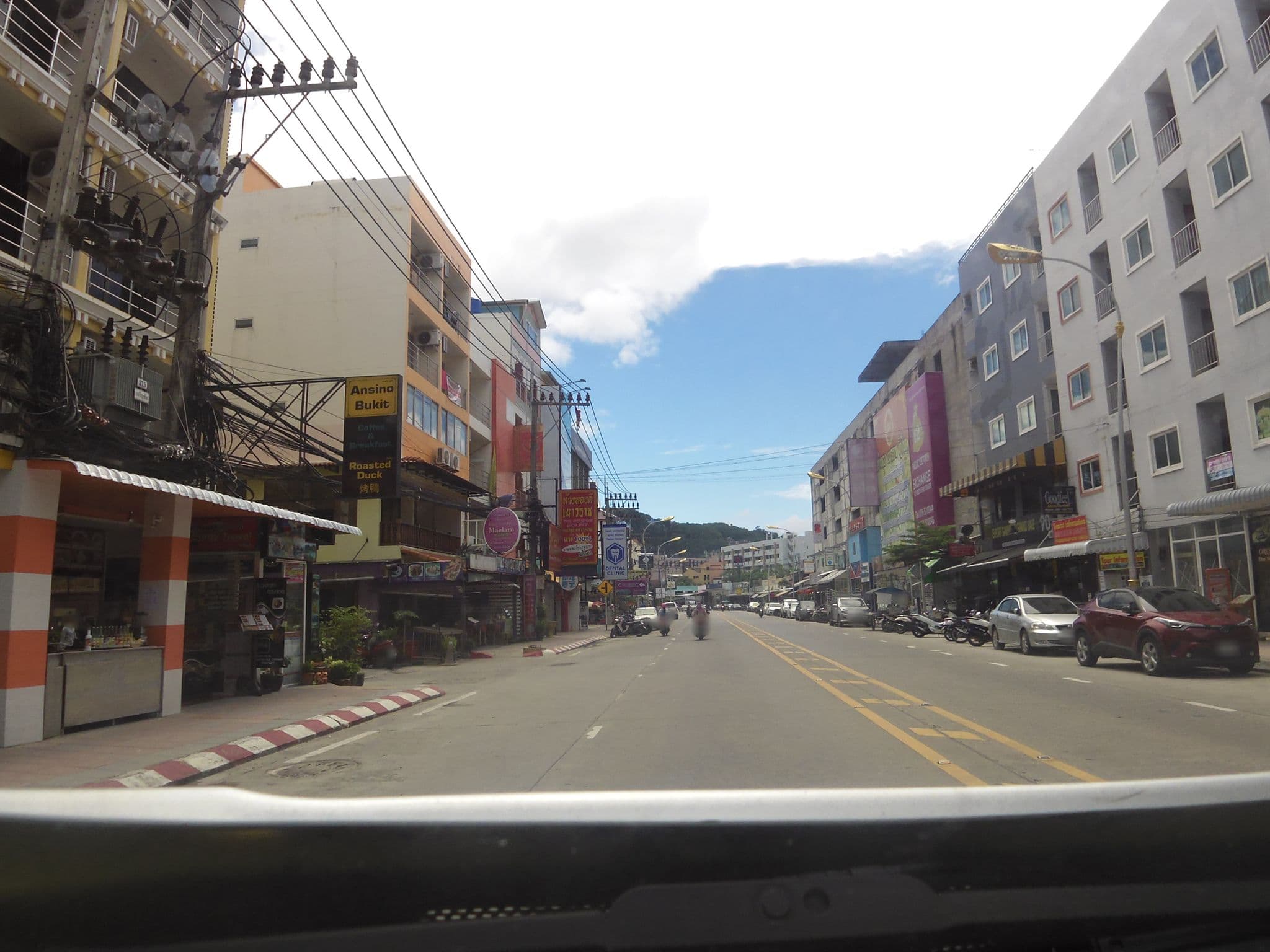 Street view near Pimrada Hotel 铭谷淡蓝酒店, Patong — © skillsy (CC BY-SA · Mapillary)