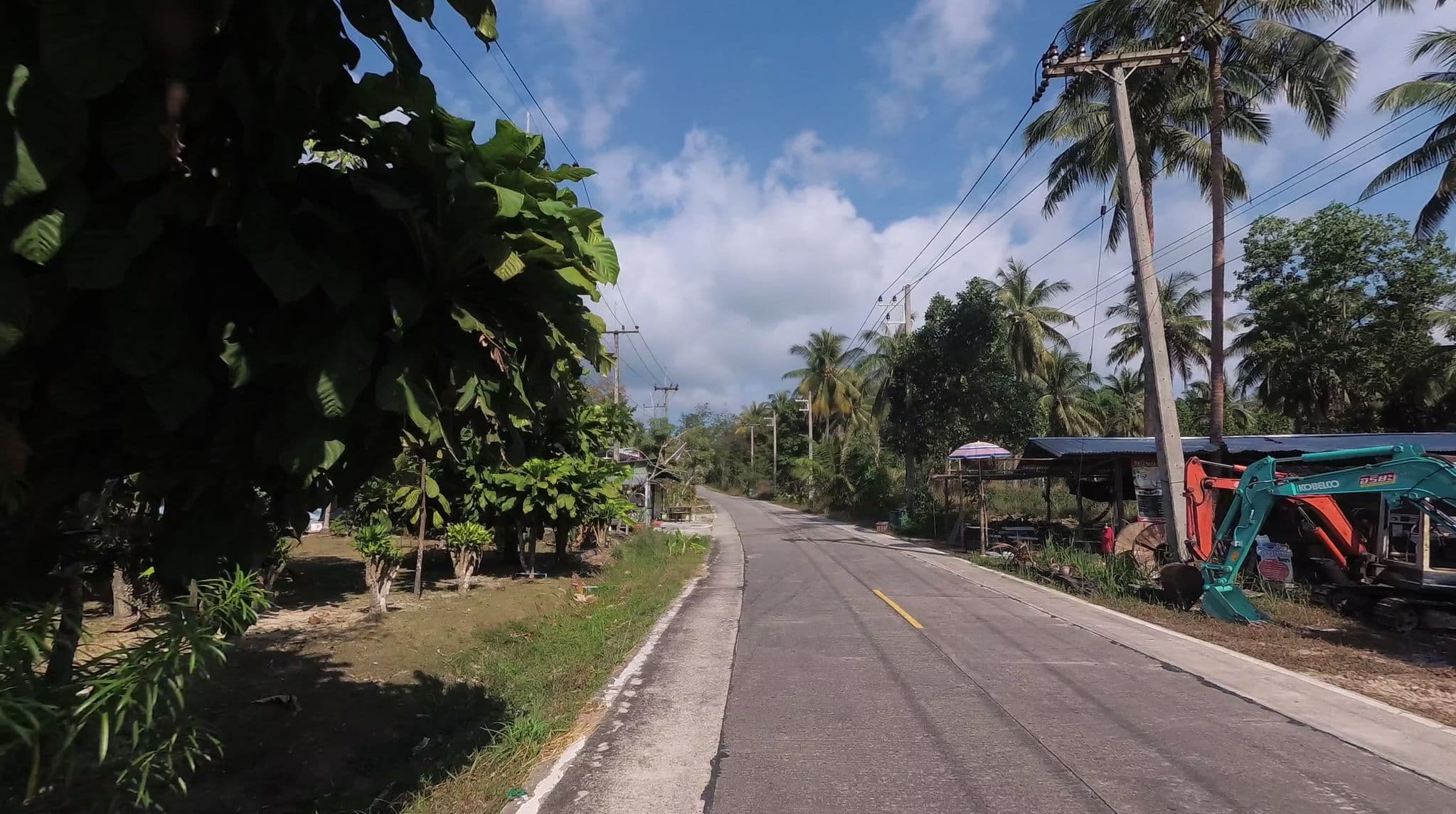 Street view near Sila Homestay, Ko Kood
