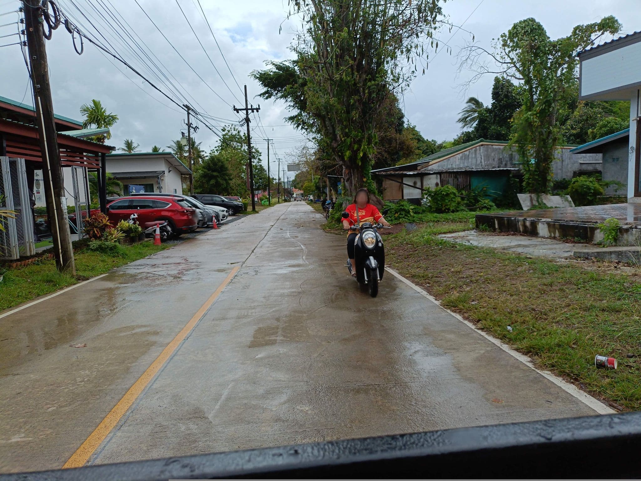 Street view near Malee Sirin Old Town Resort, Ko Lanta — © skillsy (CC BY-SA · Mapillary)